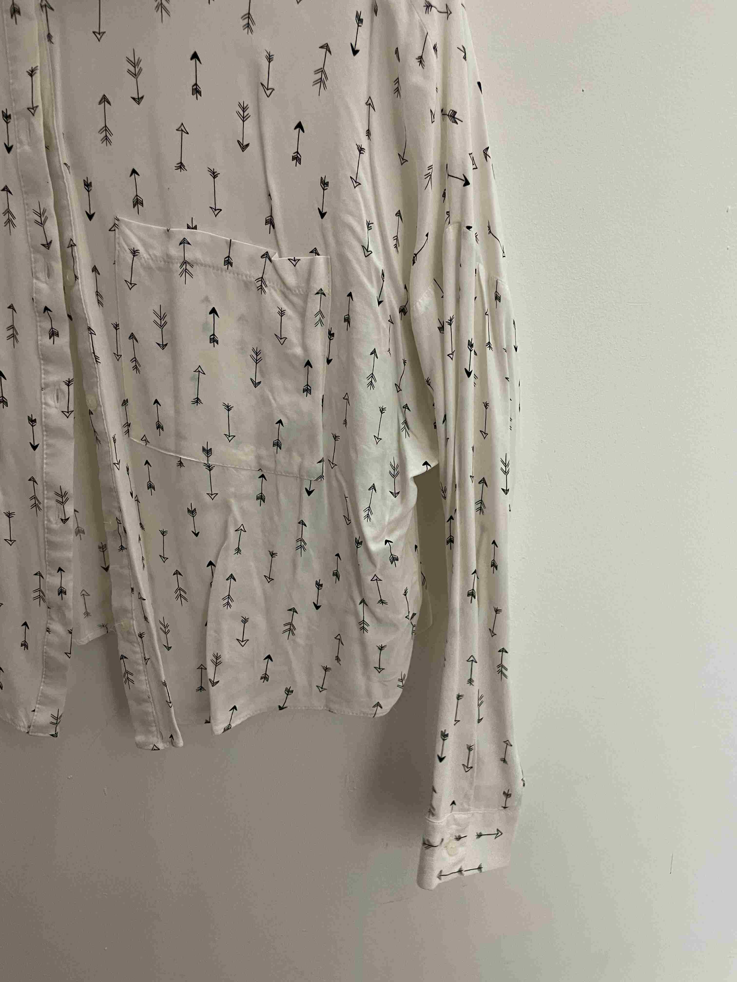 Vintage white printed pattern medium shirt size M