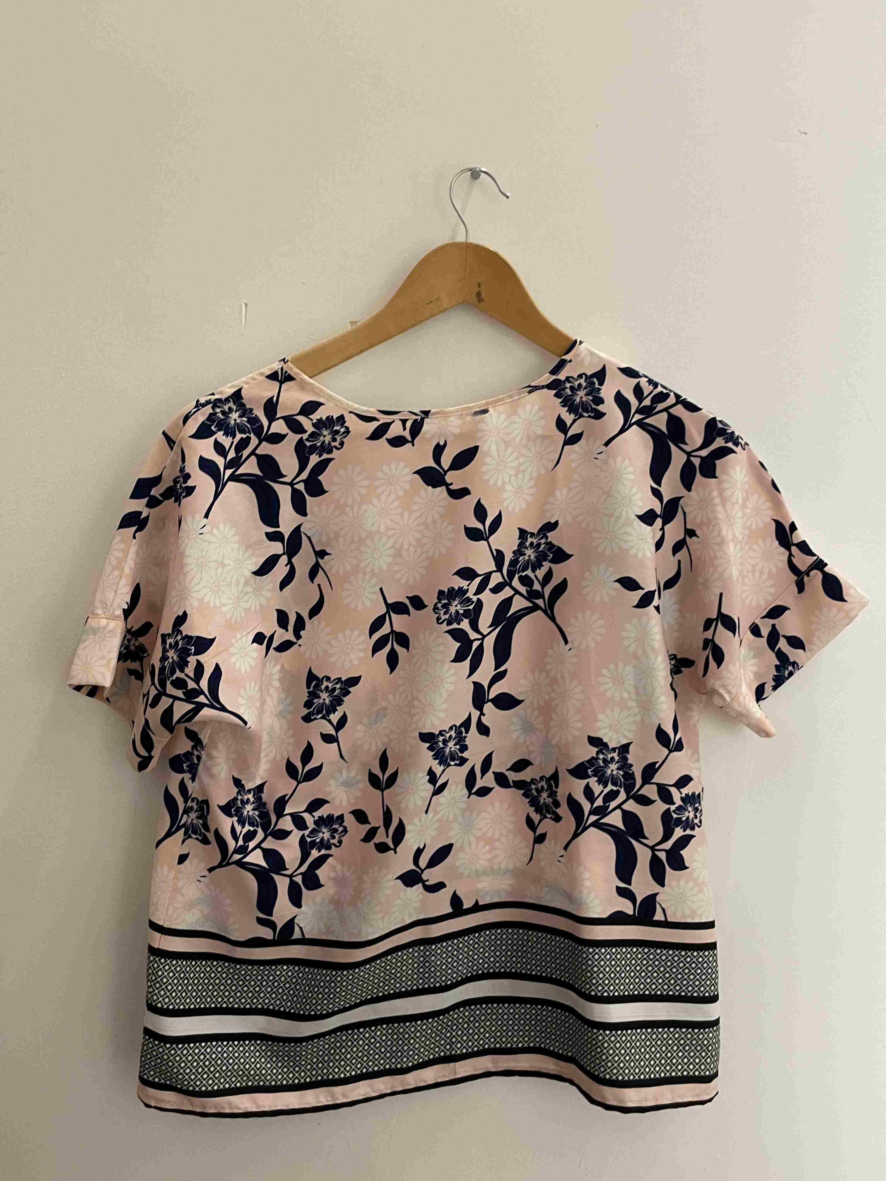 Vintage floral pattern womens pink top size M