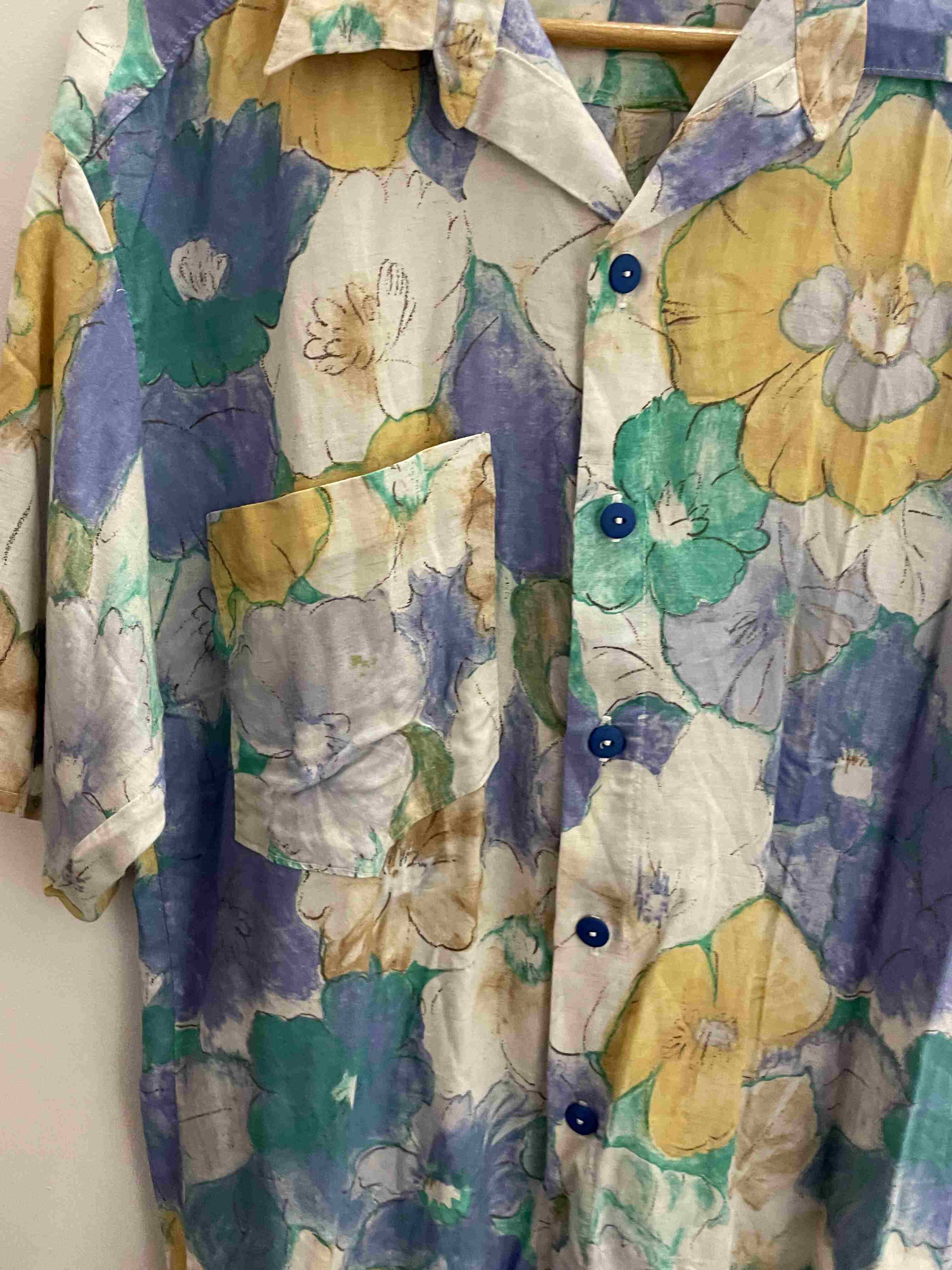 Vintage blue abstract festive pattern mens short sleeve shirt size M