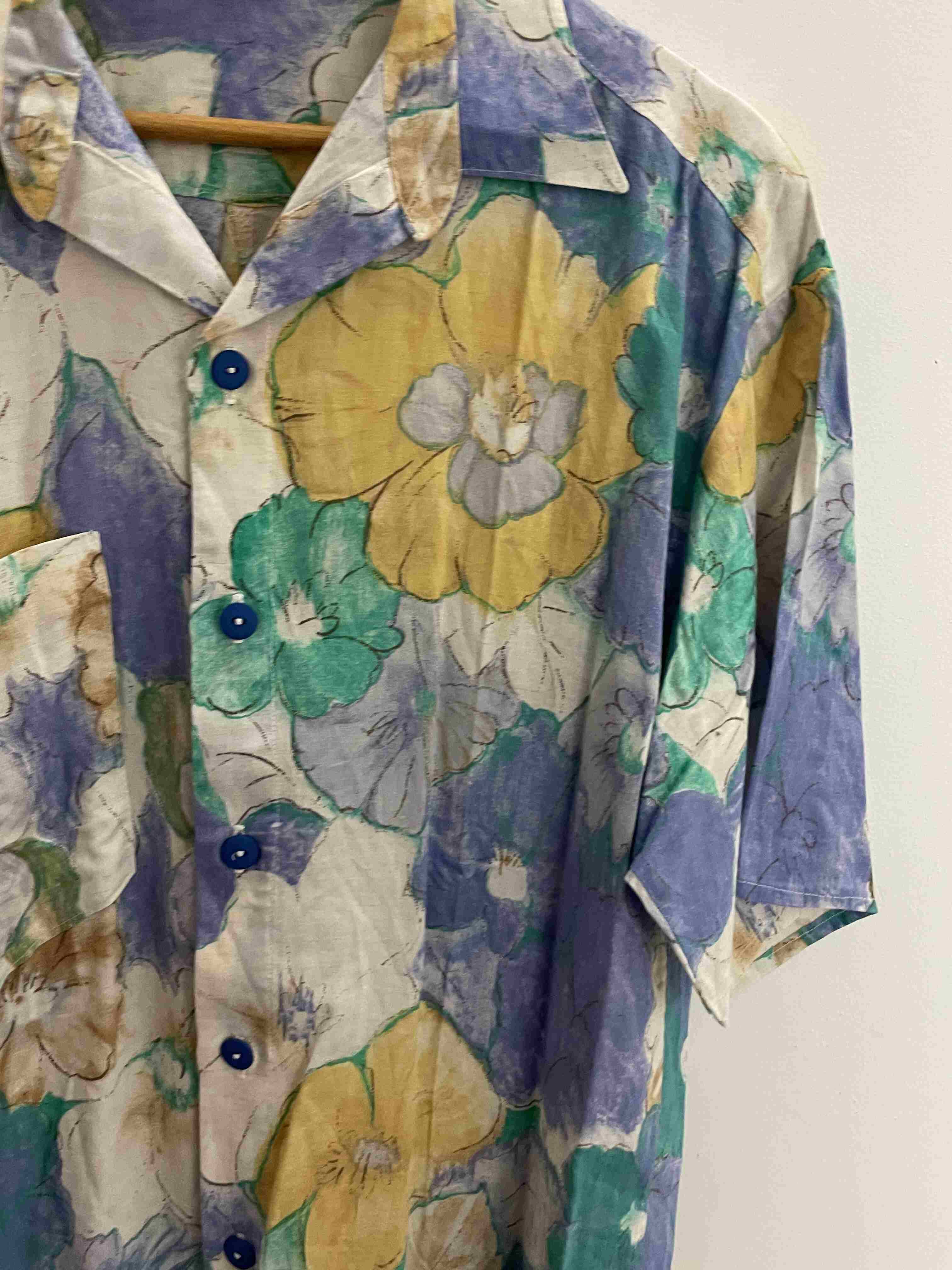 Vintage blue abstract festive pattern mens short sleeve shirt size M