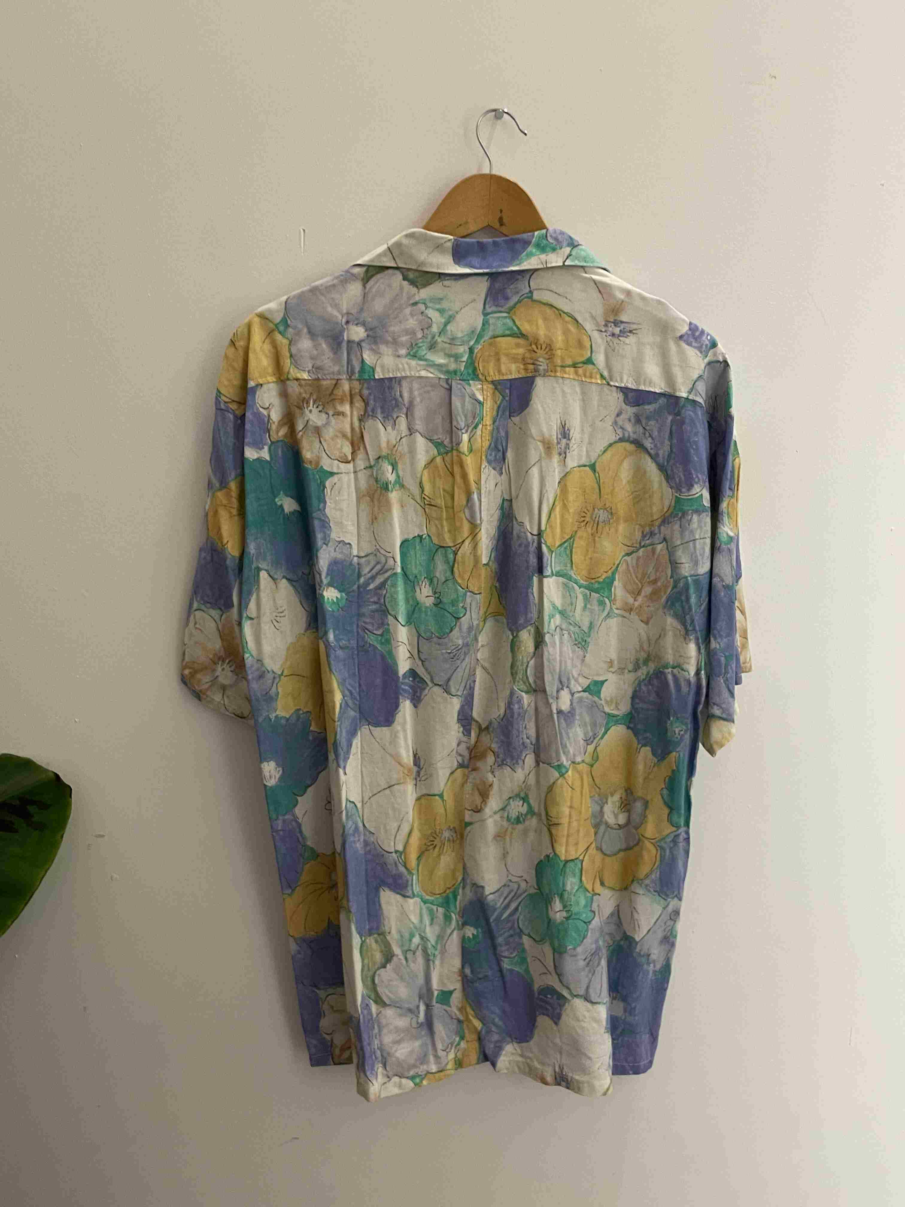 Vintage blue abstract festive pattern mens short sleeve shirt size M