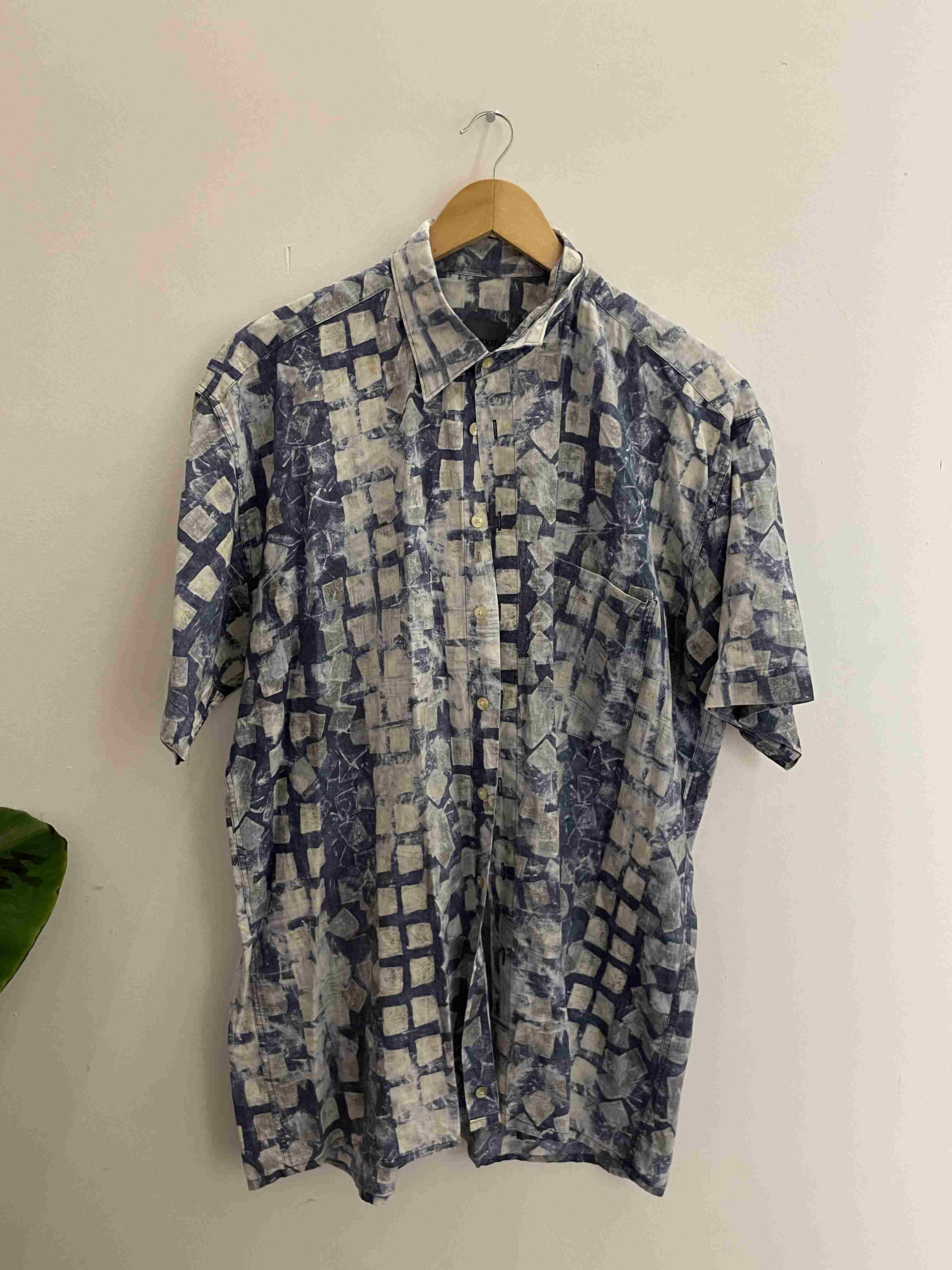 Vintage haltico blue abstract pattern large short sleeve shirt
