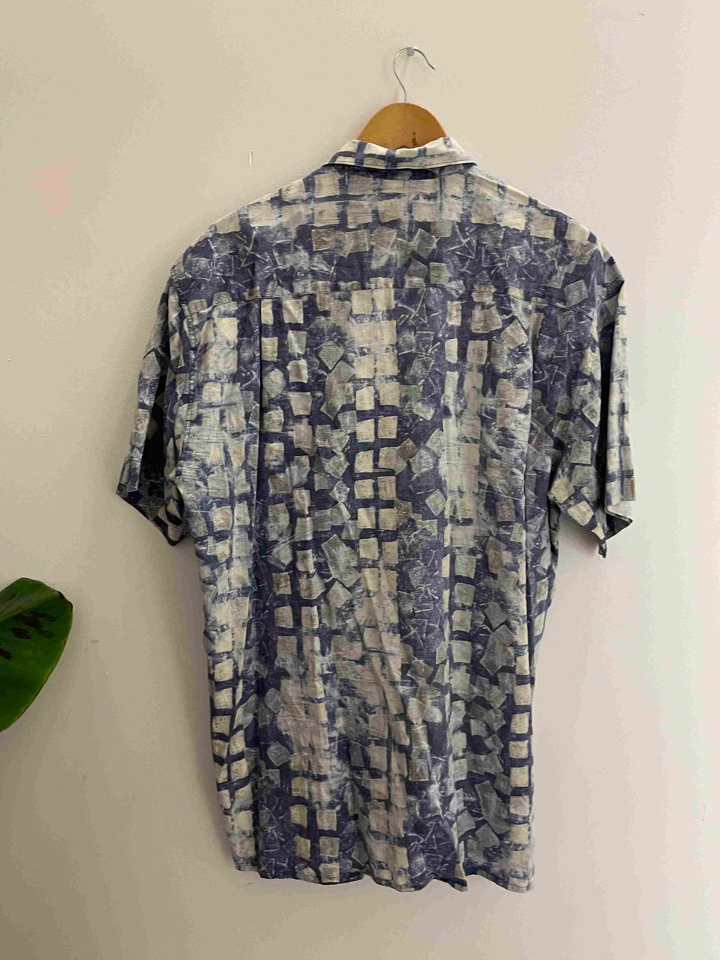 Vintage haltico blue abstract pattern large short sleeve shirt