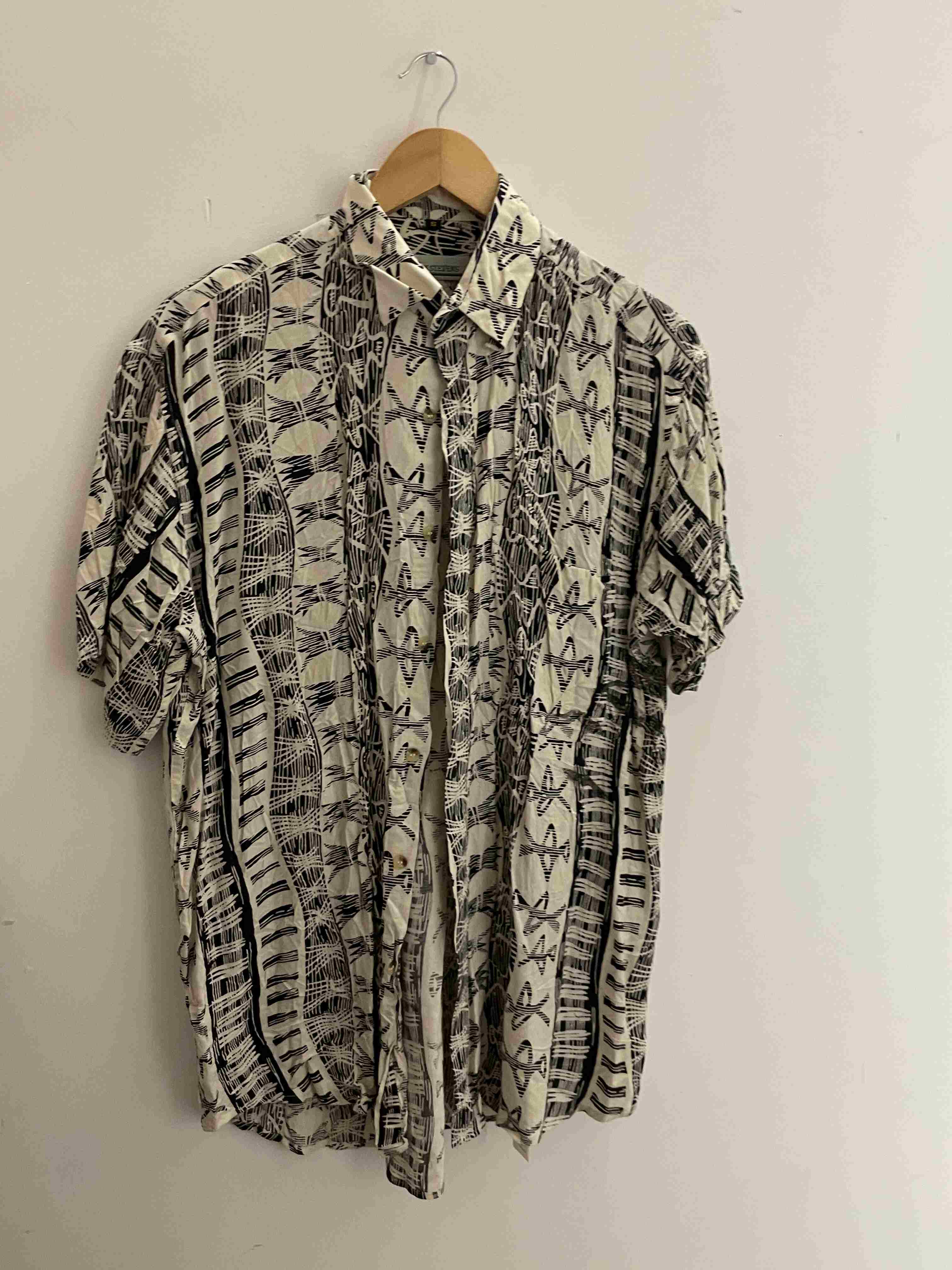 Vintage john stevens small white and black abstract pattern small shirt