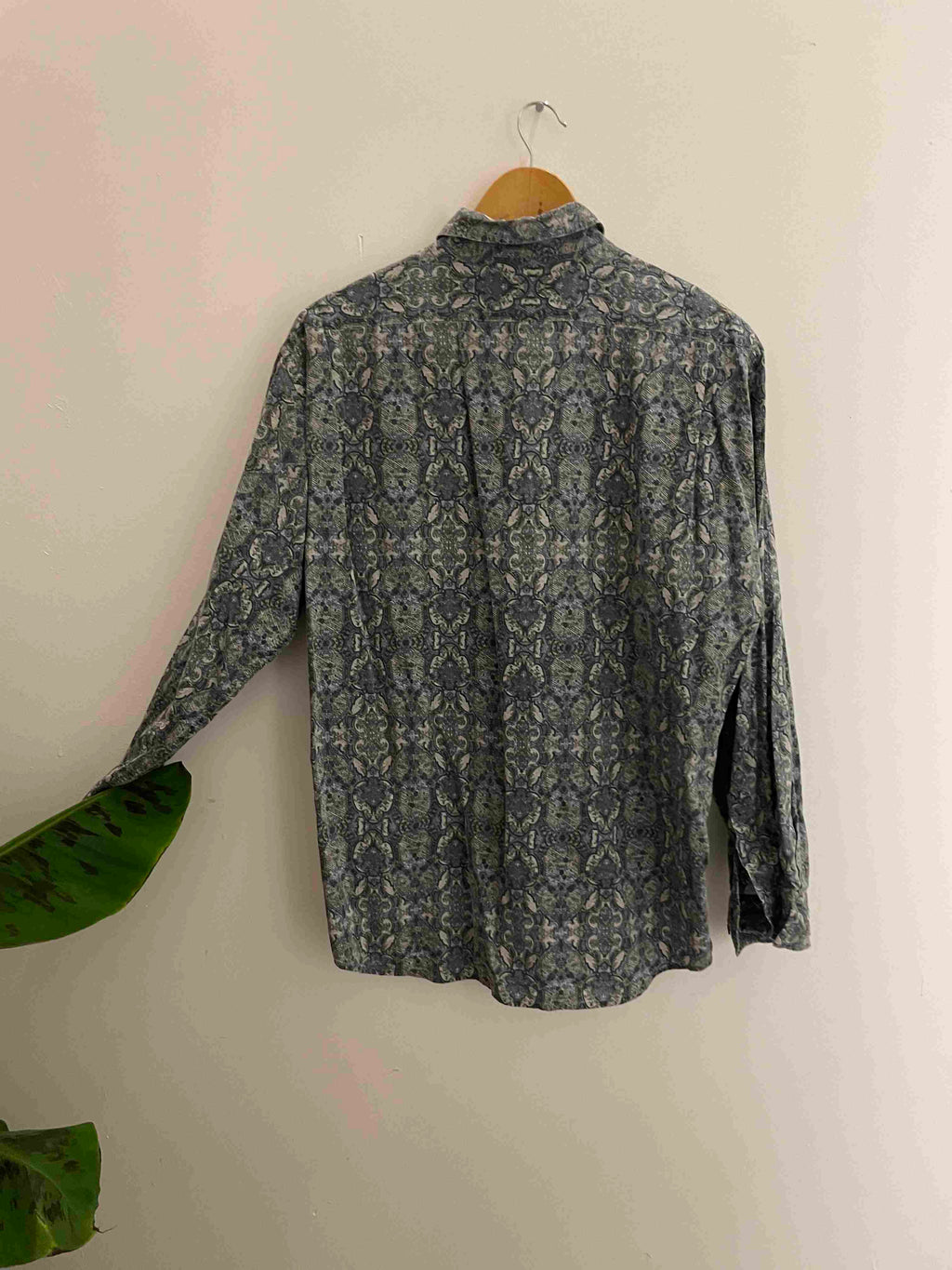 Vintage john hair blue abstract pattern shirt size S