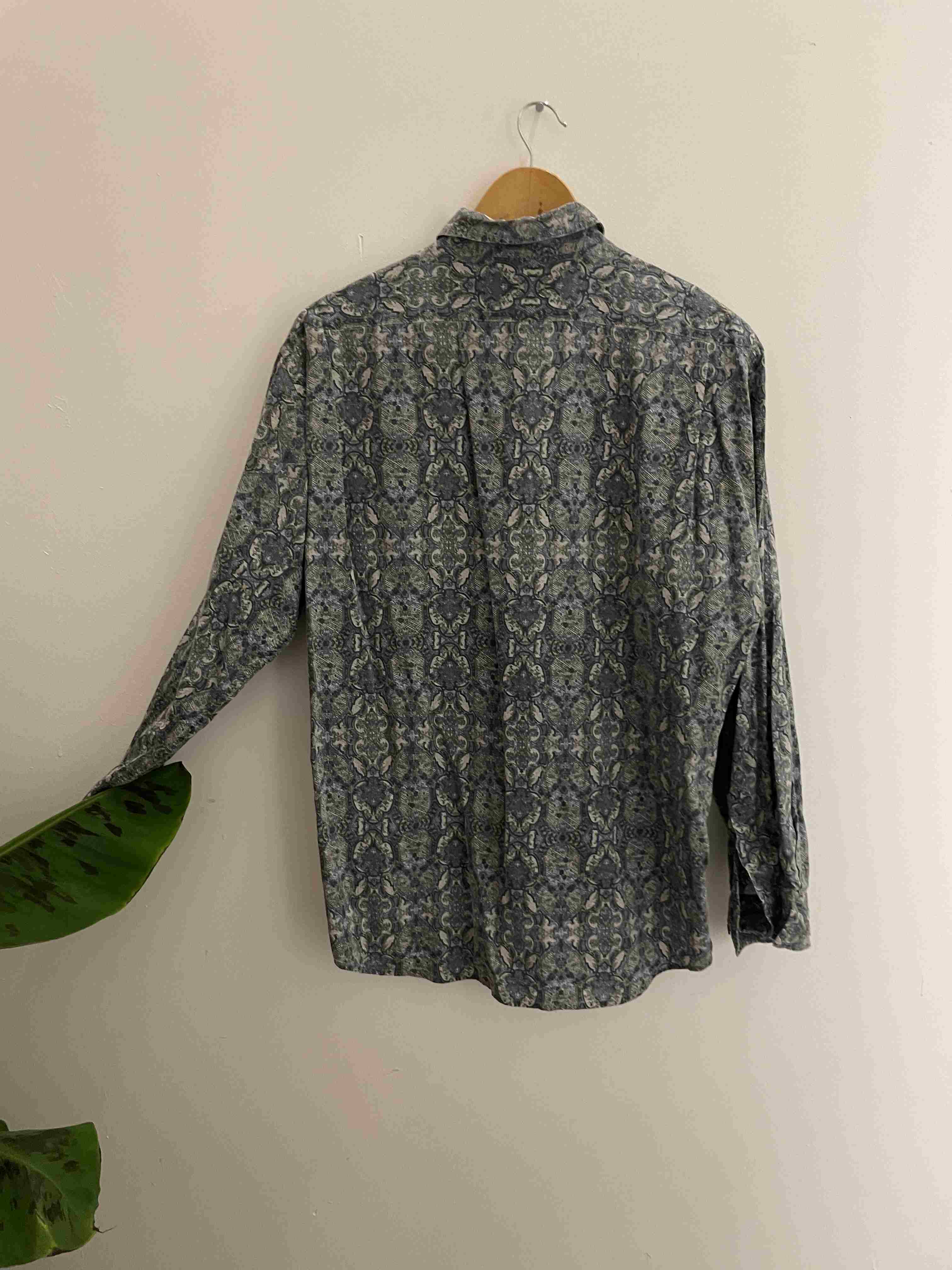 Vintage john hair blue abstract pattern shirt size S