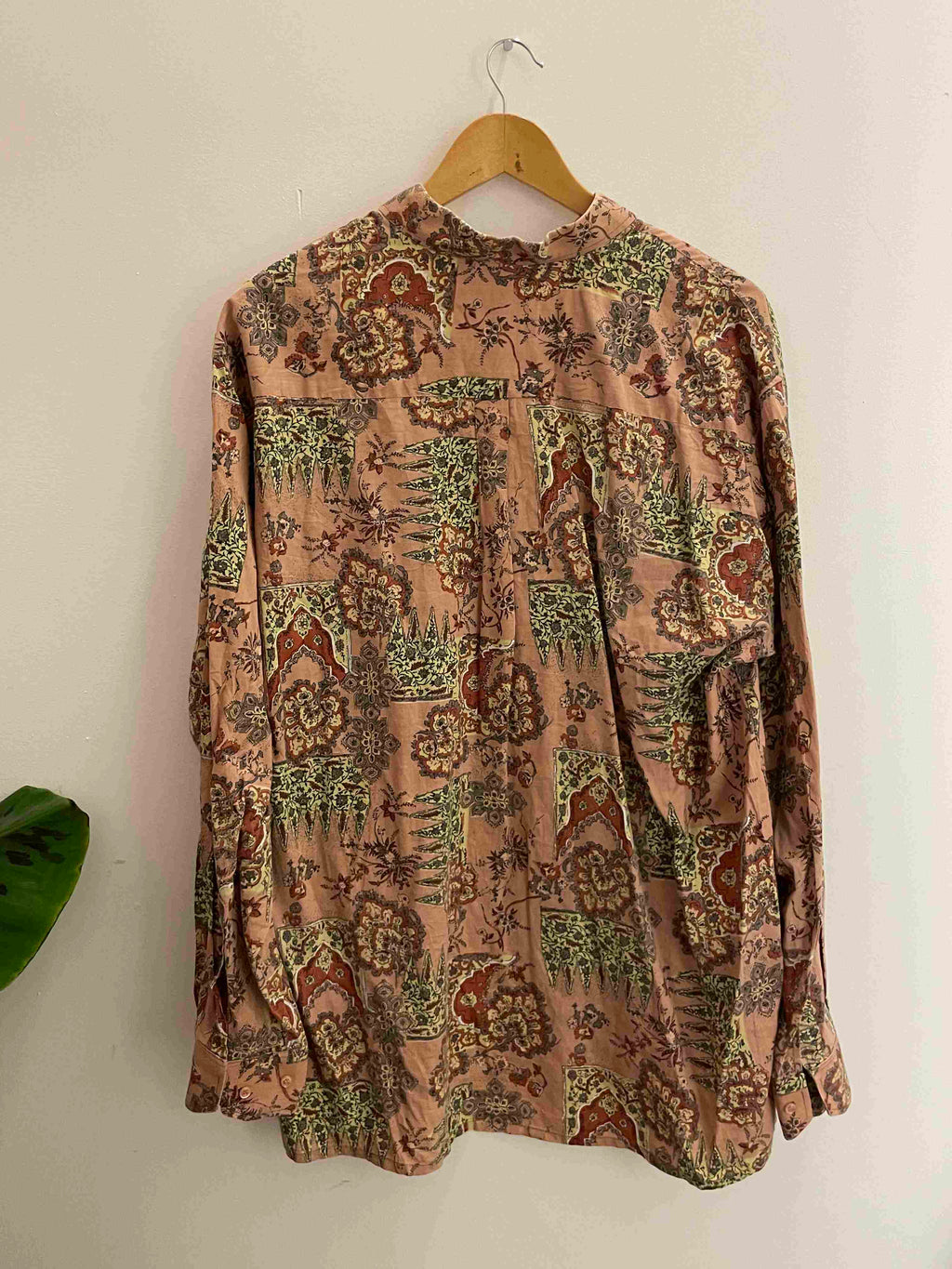 Vintage a la folie peach floral pattern medium long sleeve shirt