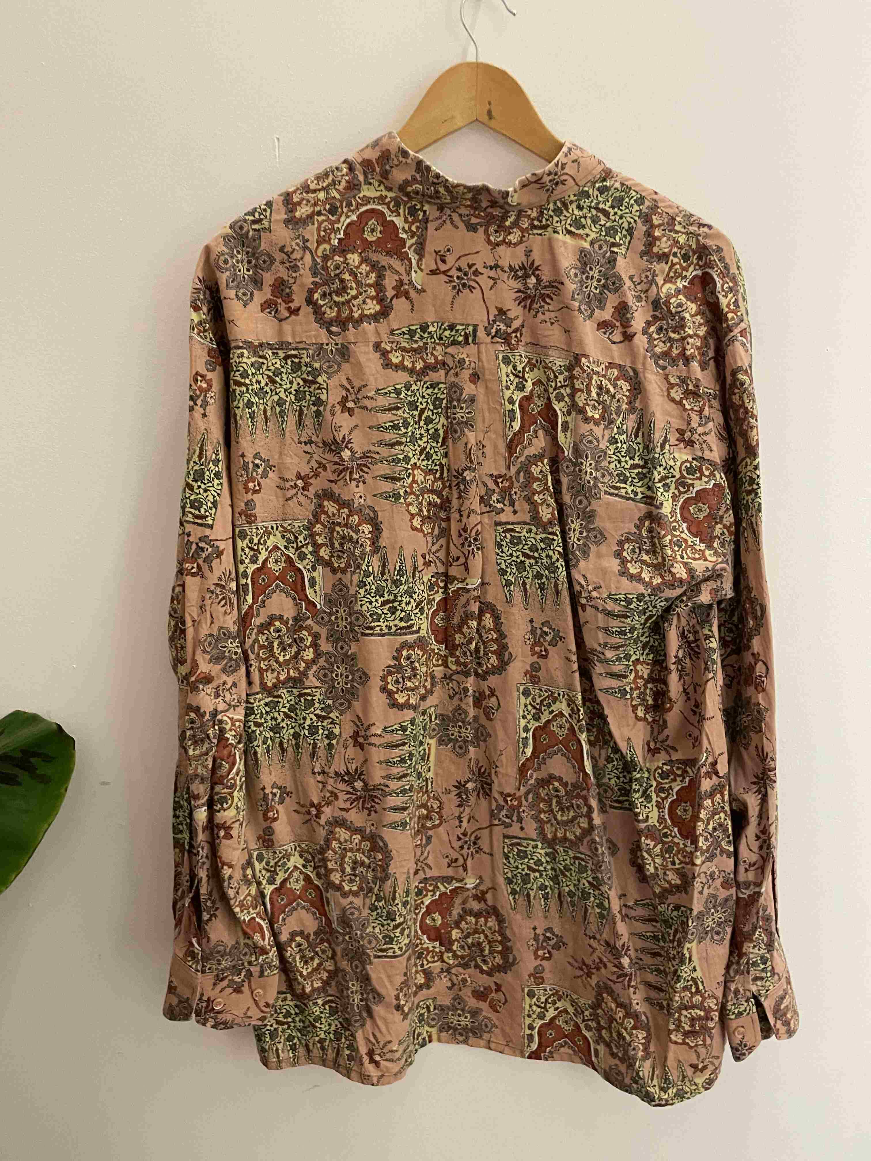 Vintage a la folie peach floral pattern medium long sleeve shirt