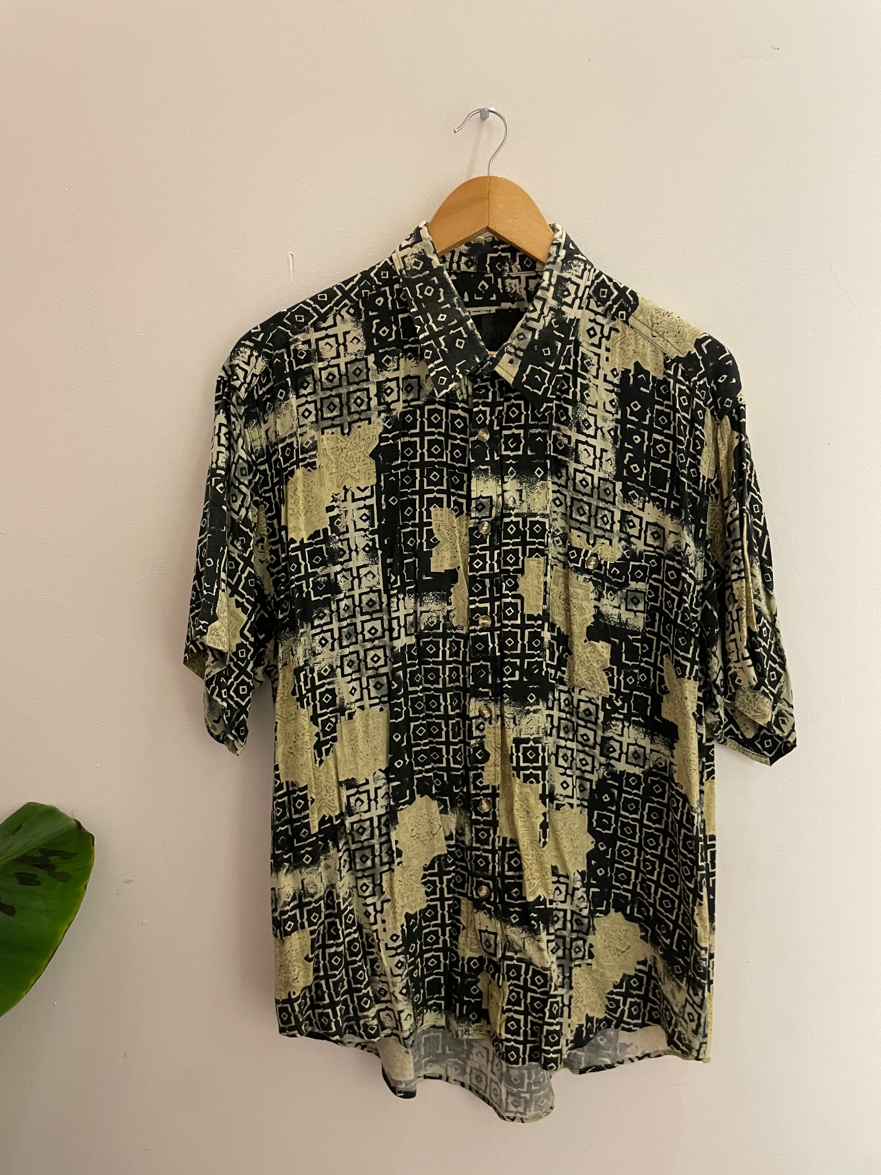 Vintage funny boy cream and black abstract pattern shirt size M