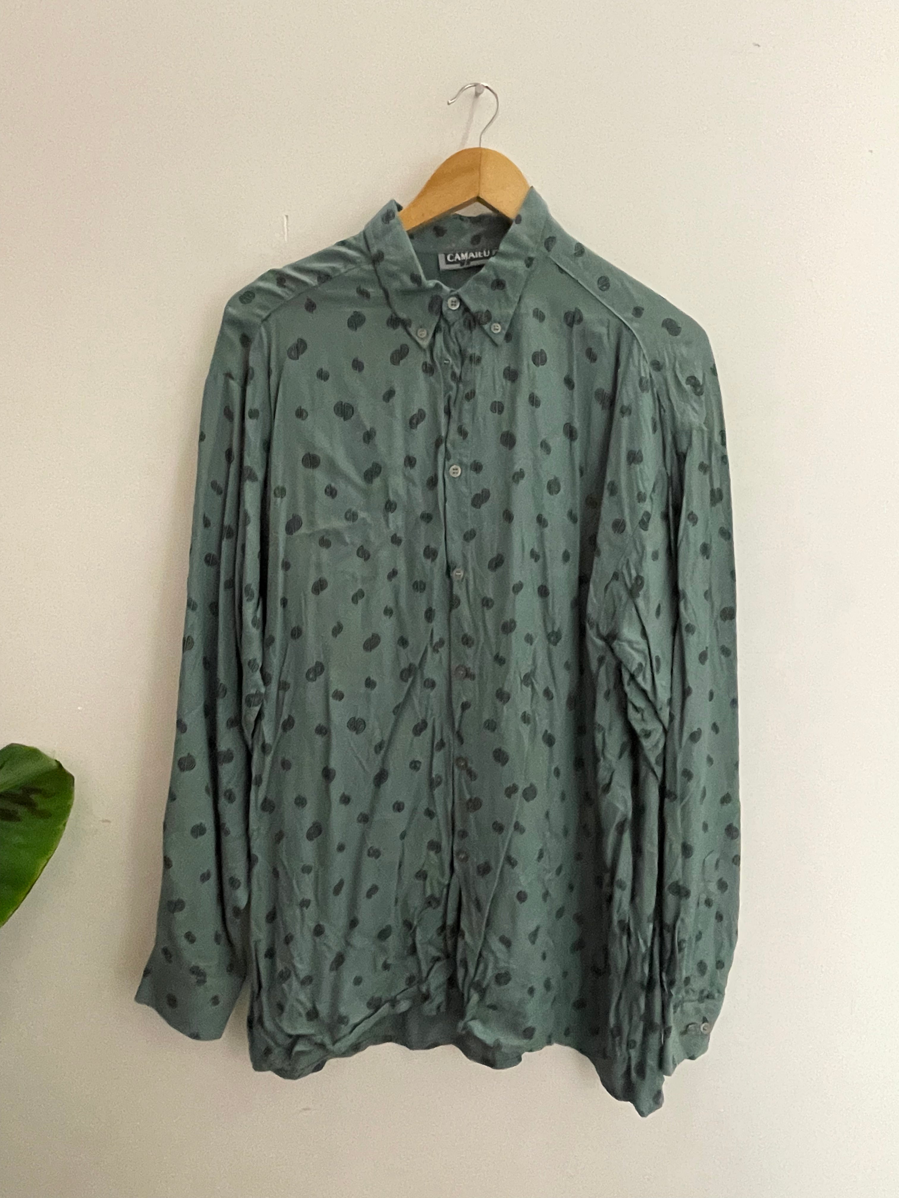 Vintage camateu green printed pattern mens mediium shirt