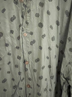 Vintage camateu green printed pattern mens mediium shirt