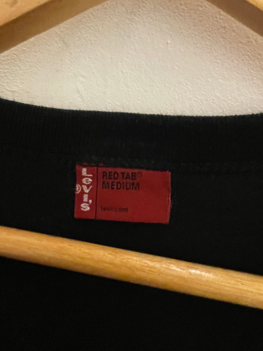 Vintage levis black medium long sleeve tshirt