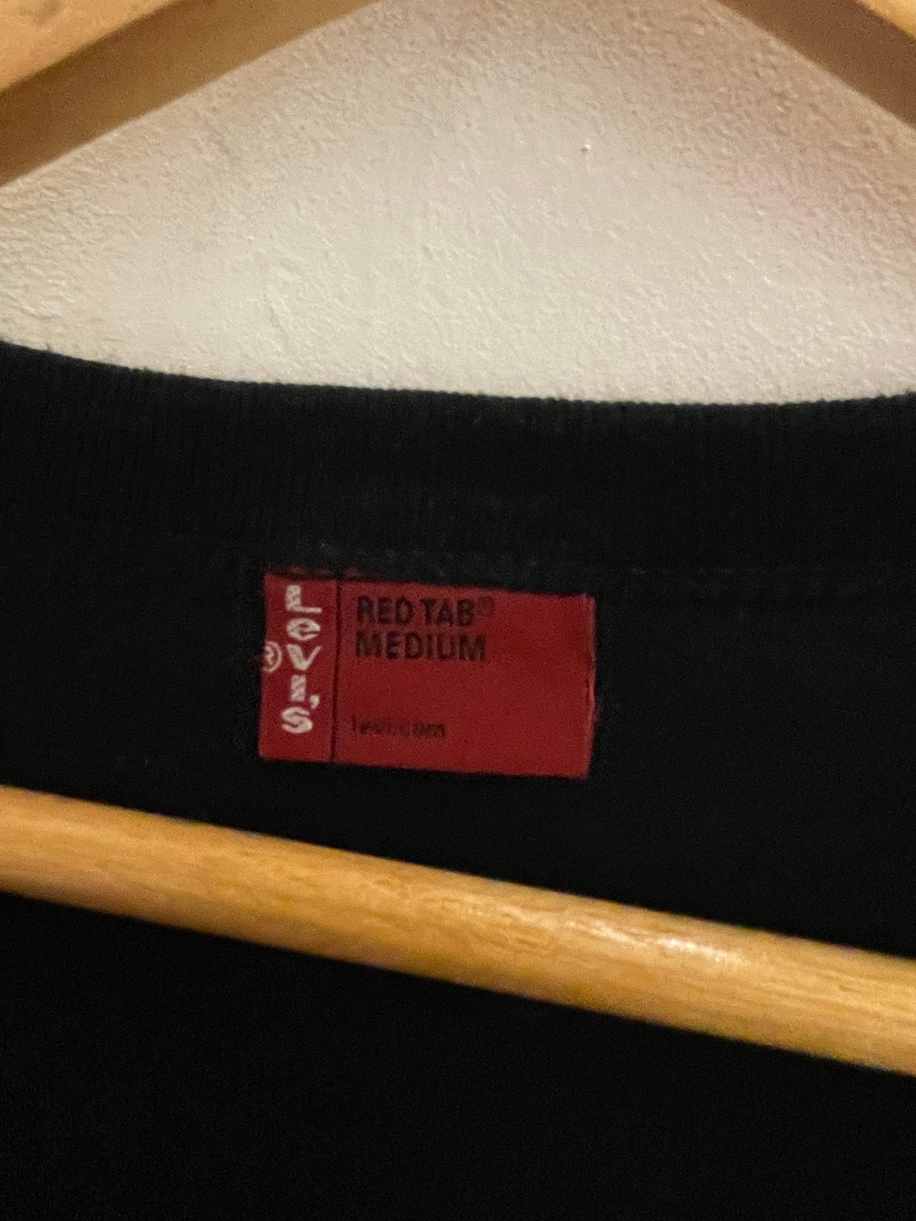 Vintage levis black medium long sleeve tshirt