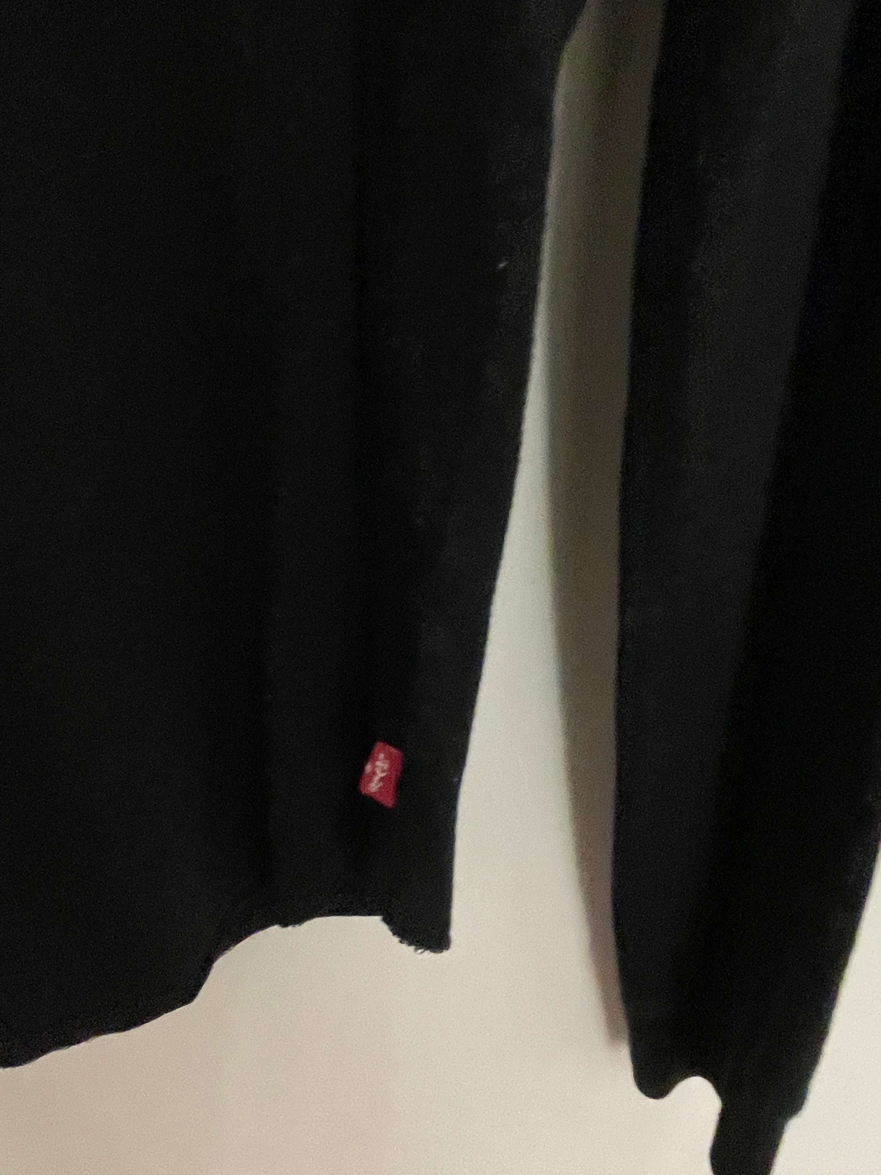 Vintage levis black medium long sleeve tshirt