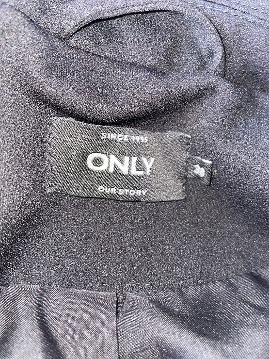 Vintage women's Only black blazer size 38| L27 W18| SKU 4762