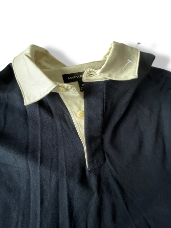 Vintage men's Banana Republic blue long sleeve regulat fit polo shirt in M|L29 W23|SKU 4787