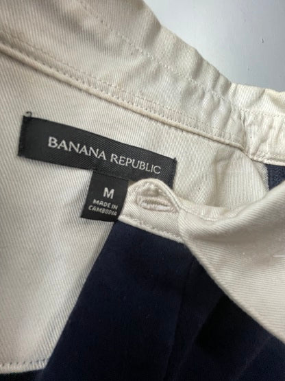 Vintage men's Banana Republic blue long sleeve regulat fit polo shirt in M|L29 W23|SKU 4787