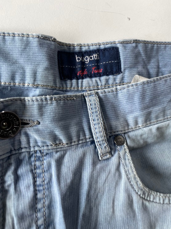 Vintage men's blue Bugatti straight leg jeans in L| L30 W36|SKU 4794