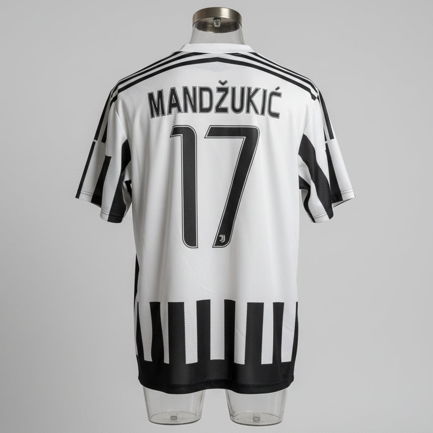 Adidas Juventus FC 2015/16 home jersey SKU 7403 size M