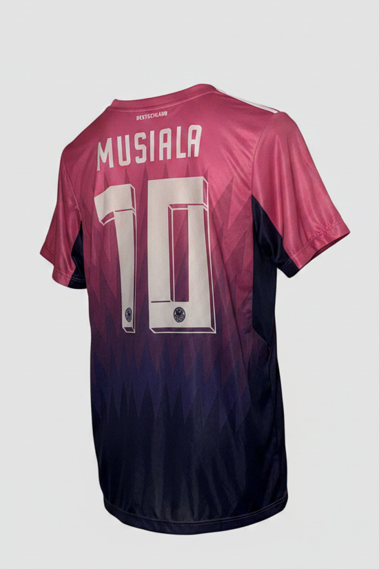 Pink and black sports men's jersey size M with 'Musiala' and number '10 SKU 7404