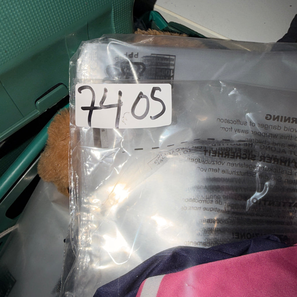 Pink and black sports men's jersey size M with 'Musiala' and number '10 SKU 7404