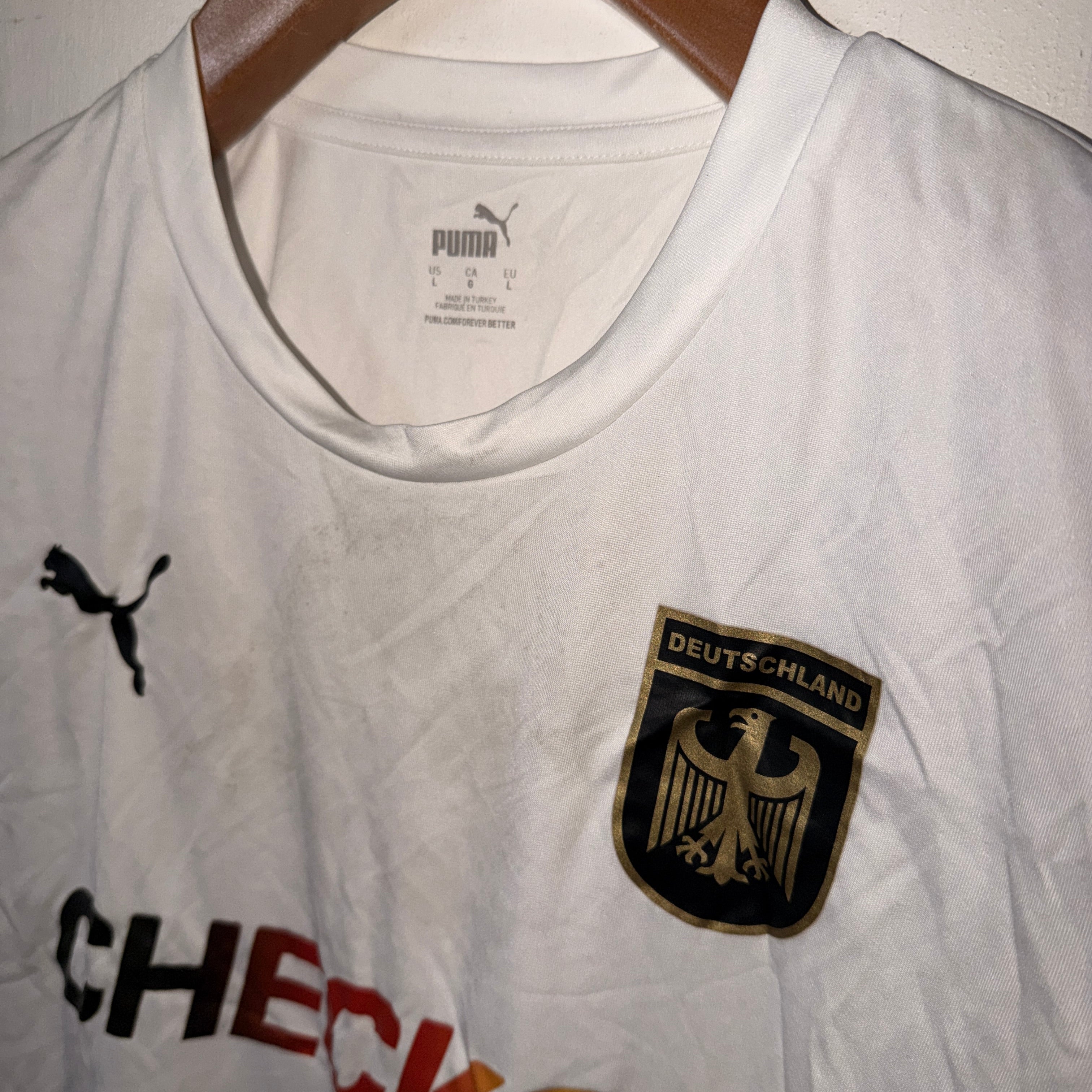 Vintage Men’s Puma White Germany Check 2024 Football Jersey – Size L – SKU 7428