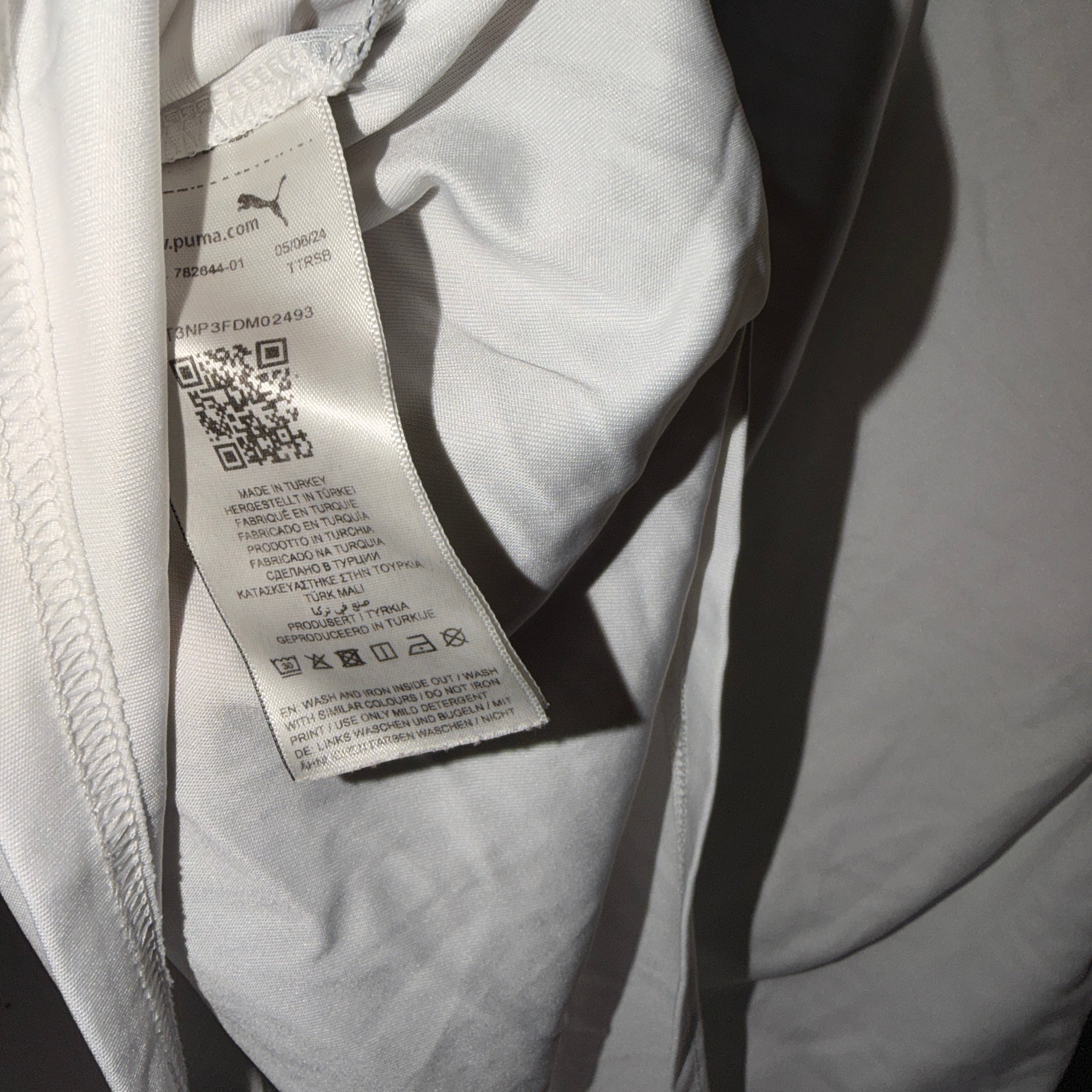 Vintage Men’s Puma White Germany Check 2024 Football Jersey – Size L – SKU 7428