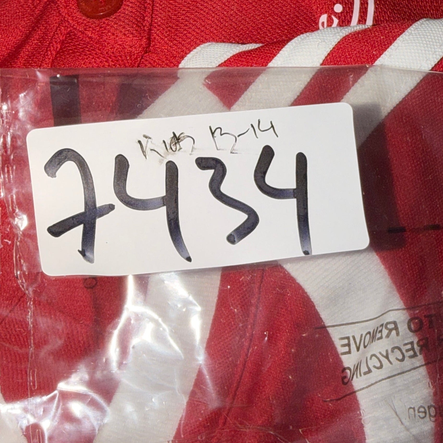 Vintage kids Adidas Squadra 17 football jersey Size 13-14 Years