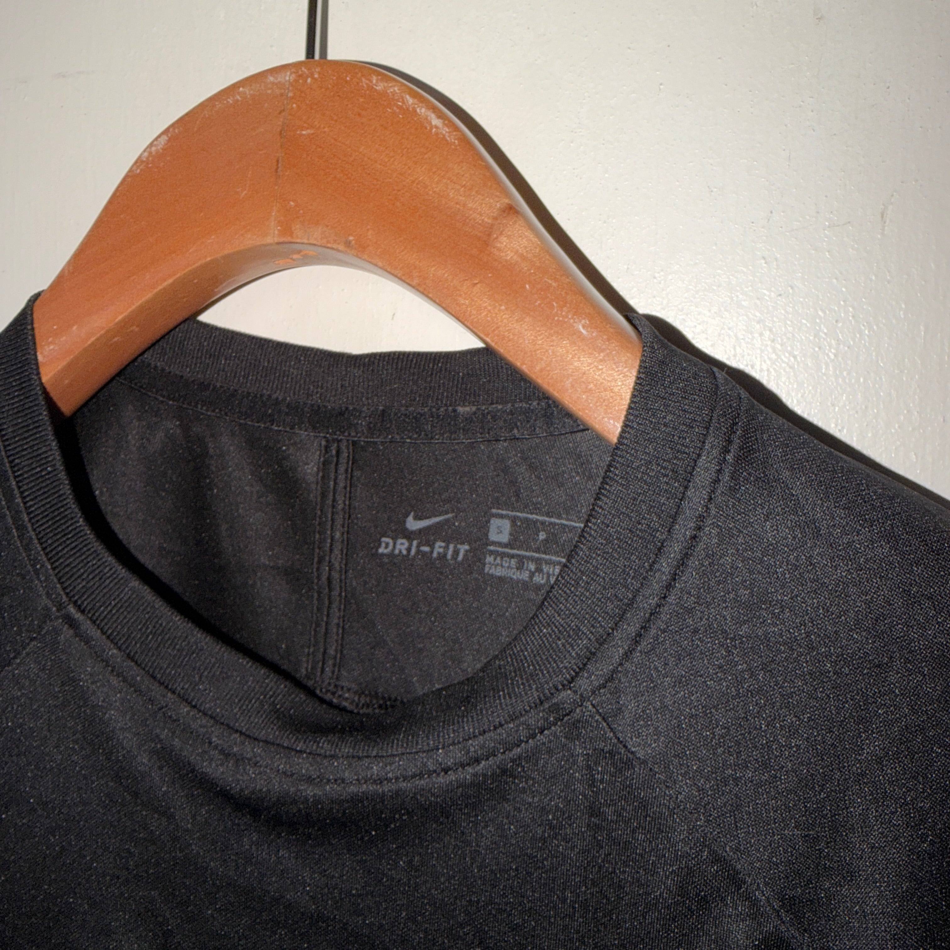 Nike Dri-FIT Black Performance Training T-Shirt – Reflective Swoosh in S SKU 7439