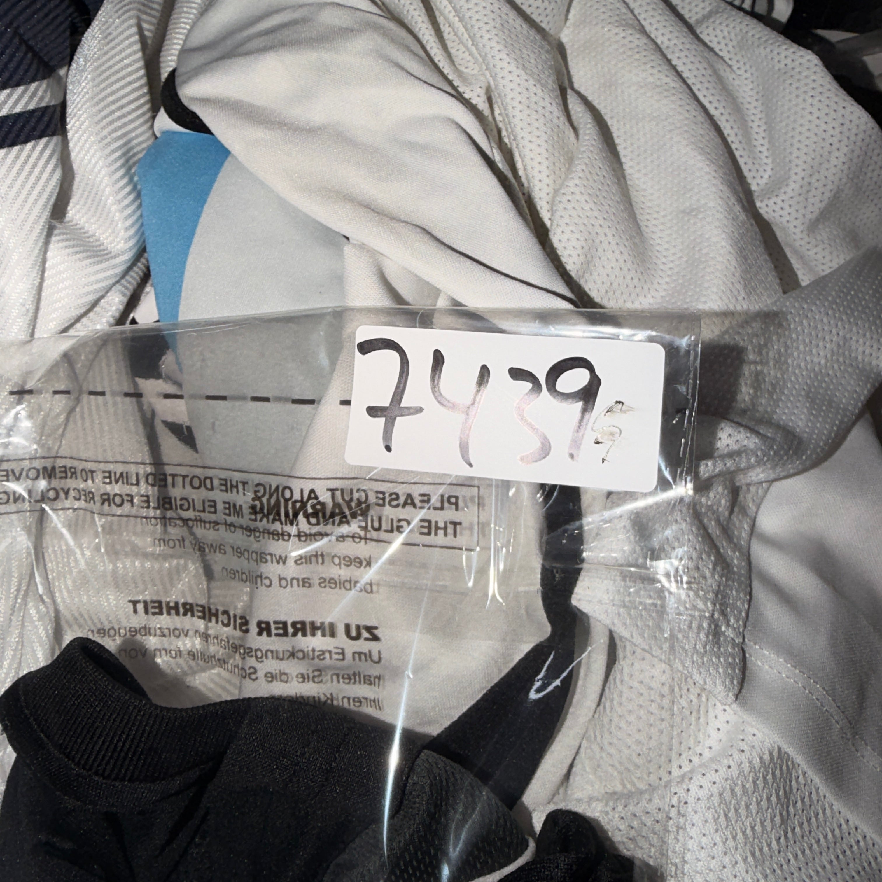 Nike Dri-FIT Black Performance Training T-Shirt – Reflective Swoosh in S SKU 7439