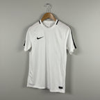 Men's Nike Dri-FIT Academy football top in size Medium