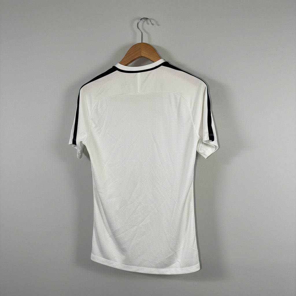 Men's Nike Dri-FIT Academy football top in size Medium