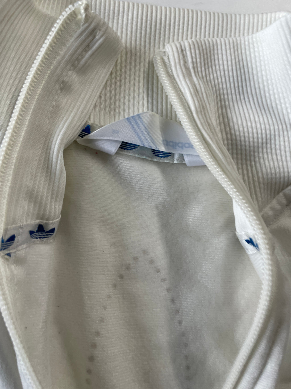 Vintage Adidas white full zip windbreaker jacket in M| L24 W16| SKU 4820