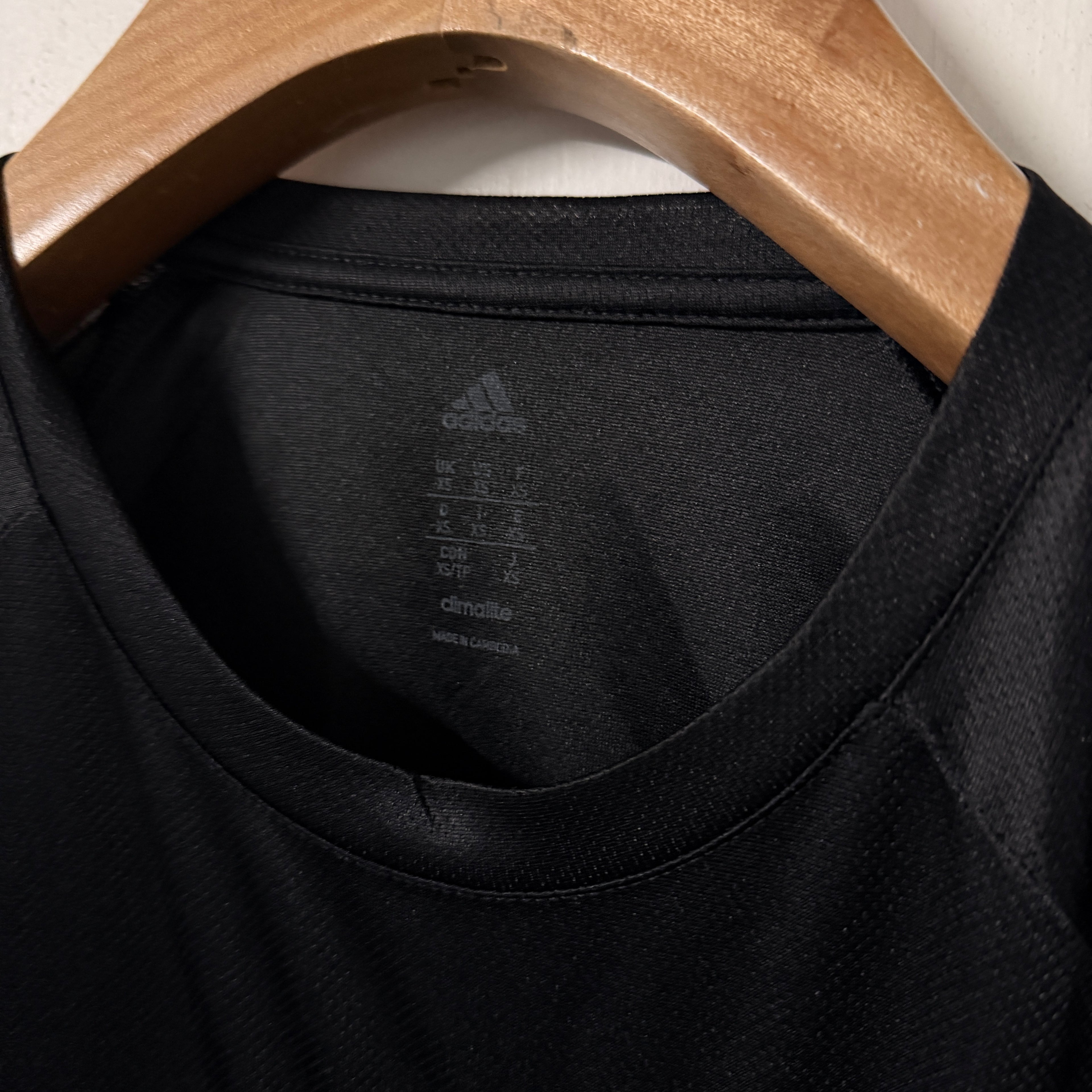 vintage adidas Essentials Big Logo T-Shirt in sz xs SKU:7451