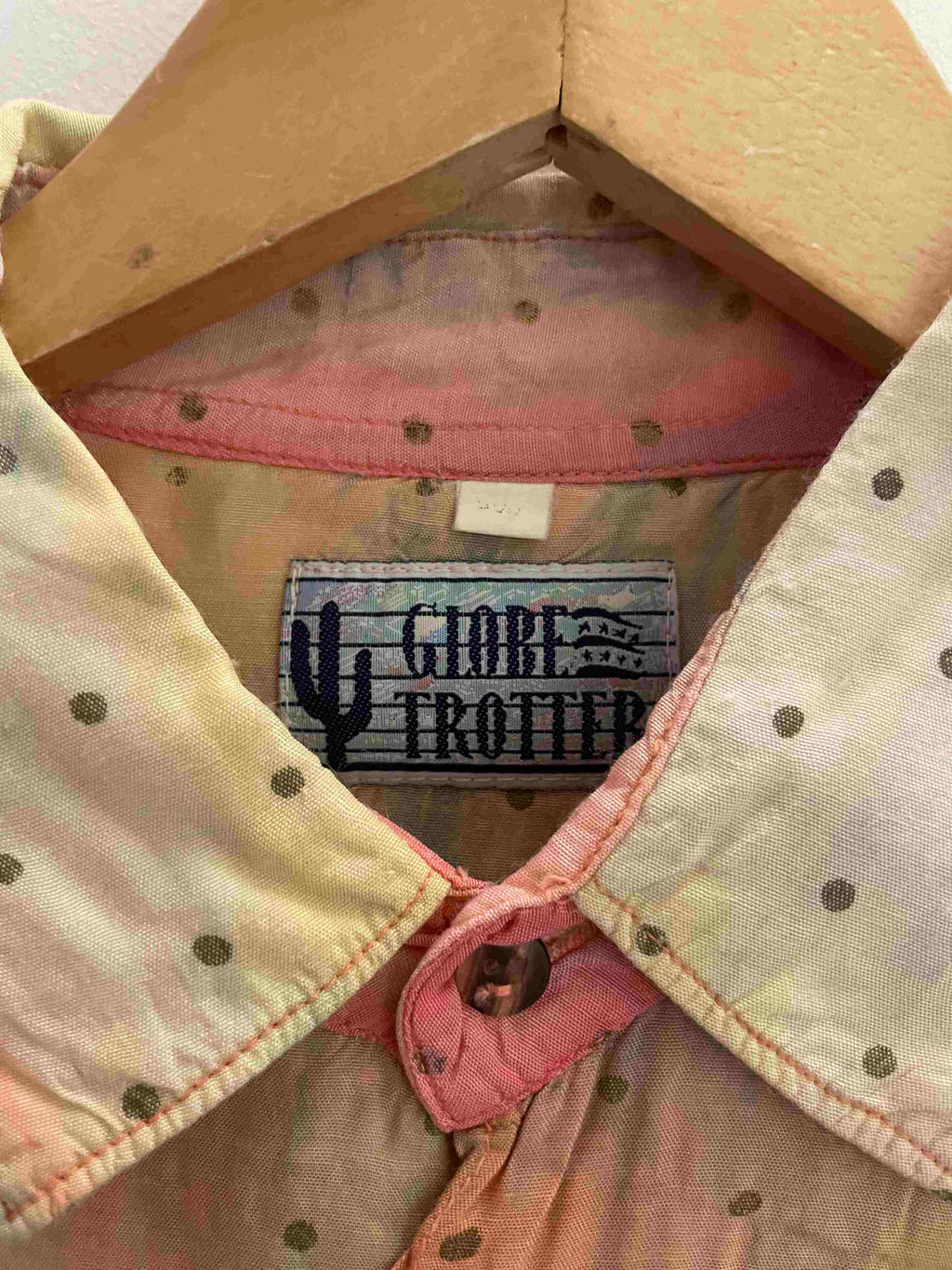 Vintage globe trotter peach long sleeve shirt size M