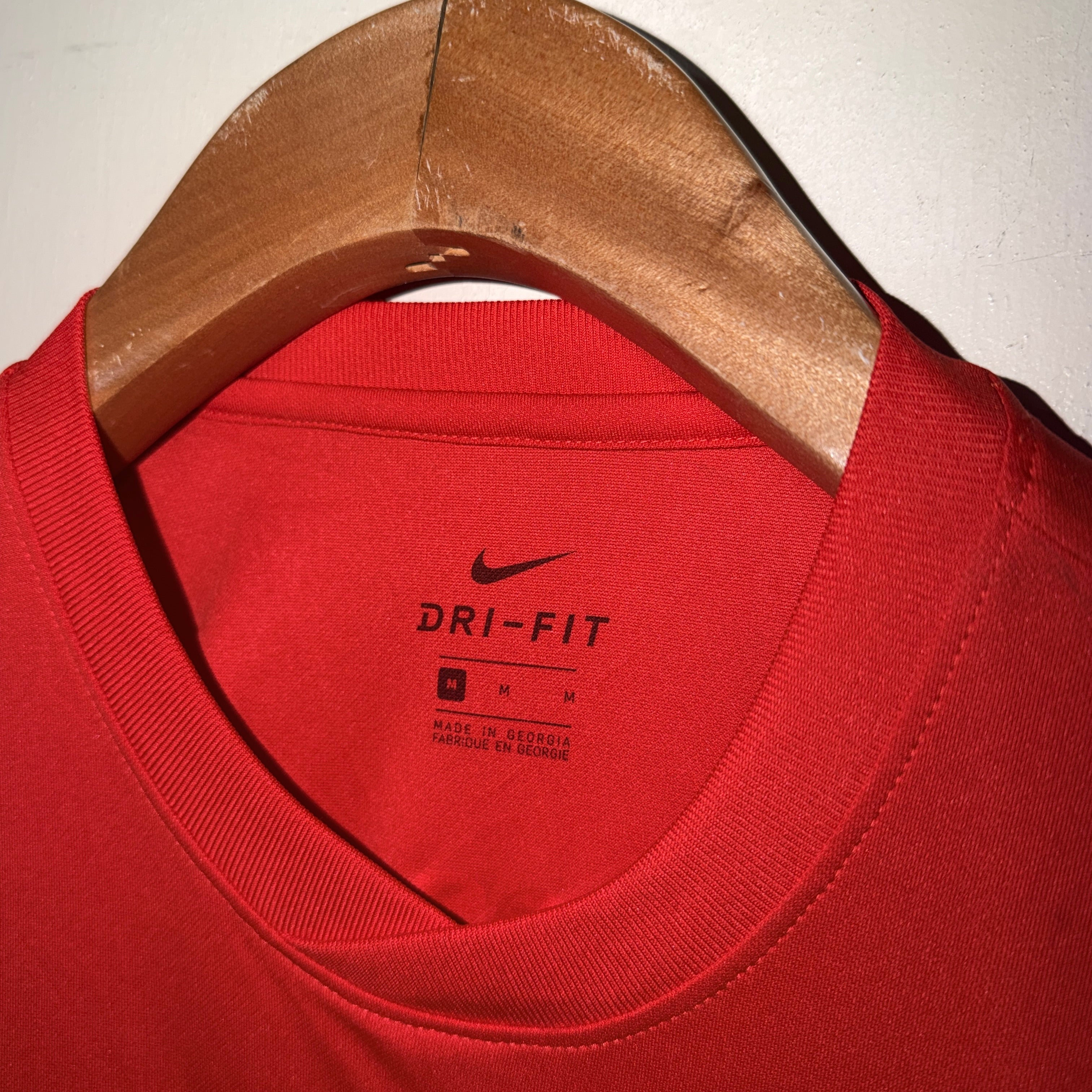 Vintage men's Red Nike Park 20 Dri-FIT Sports T-Shirt - Size M