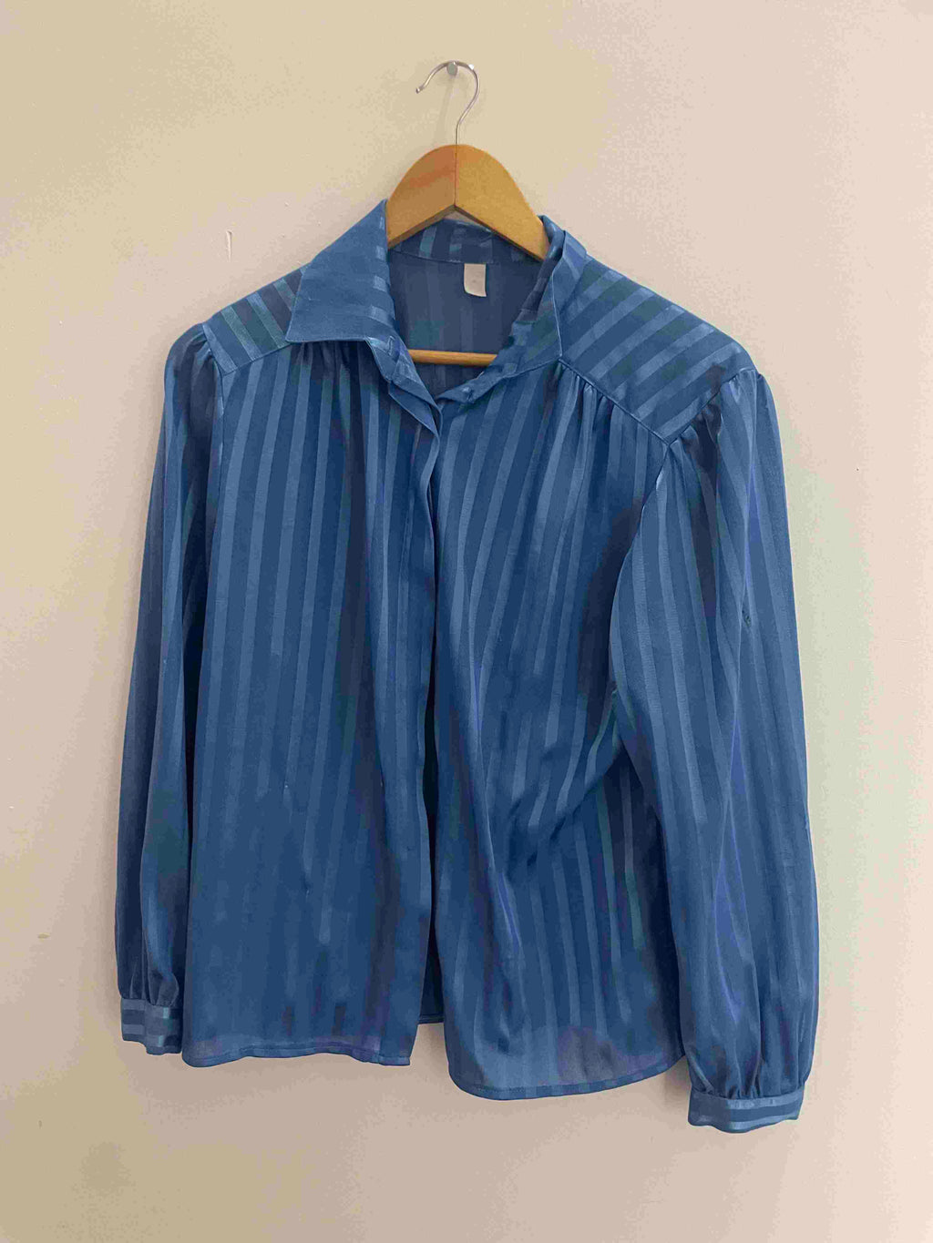Vintage blue vertical stripe silk womens medium top