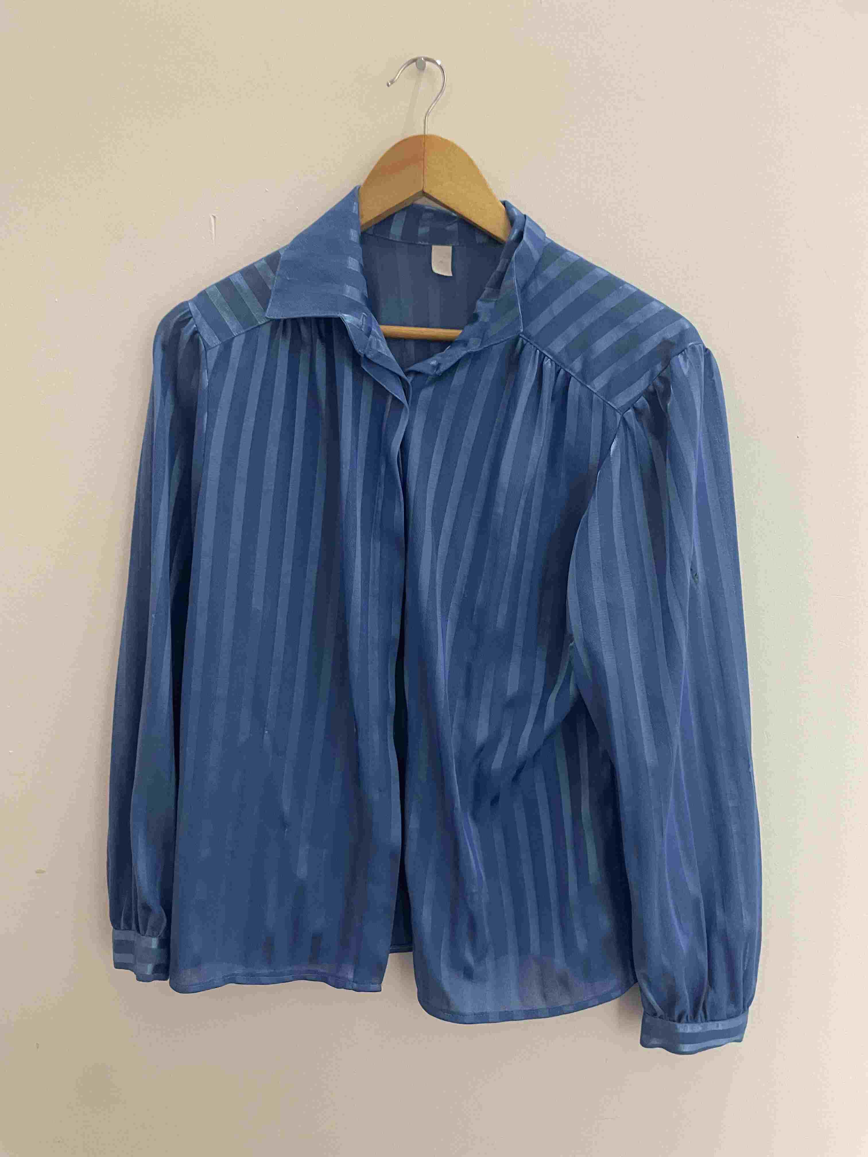Vintage blue vertical stripe silk womens medium top