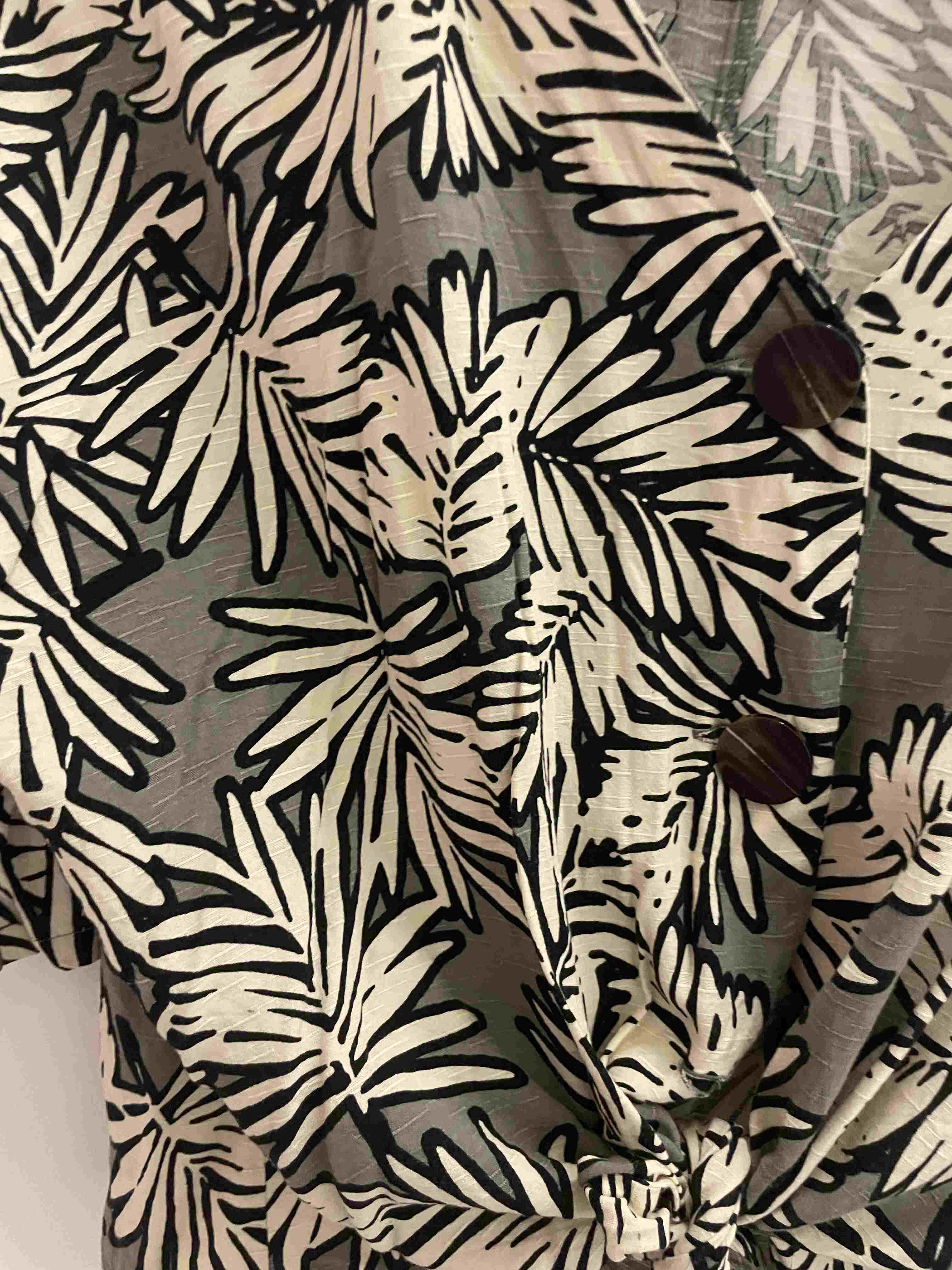 Vintage grey leaf print women's Cropped top size 14