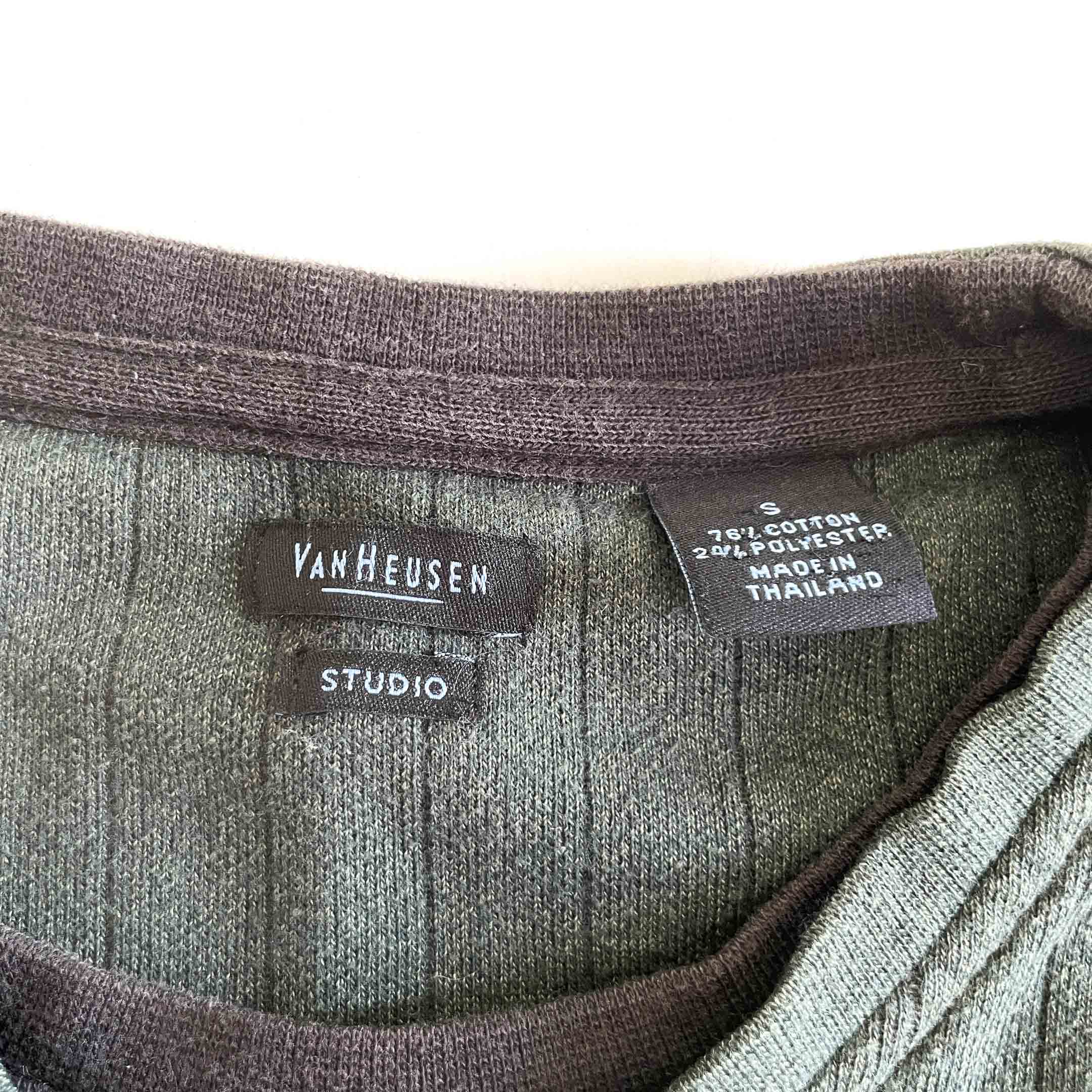 Vintage men Vanheusen Studio green cotton polyester pattern sweatshirt in S|L26 W19| SKU 6372