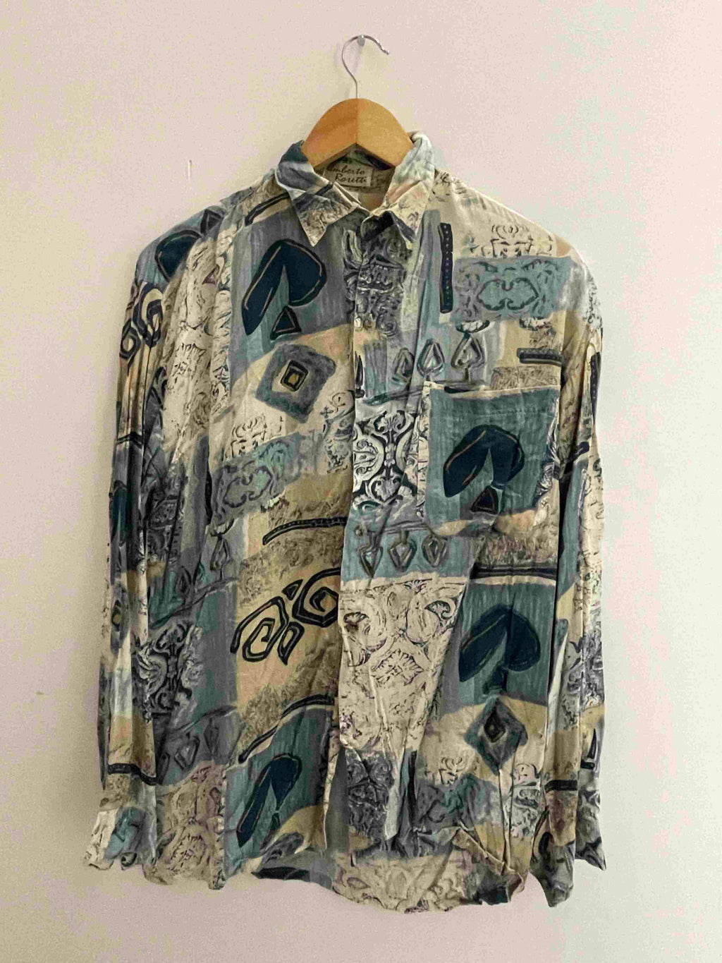 Vintage Amberto Rosetti cream abstract pattern festive small shirt