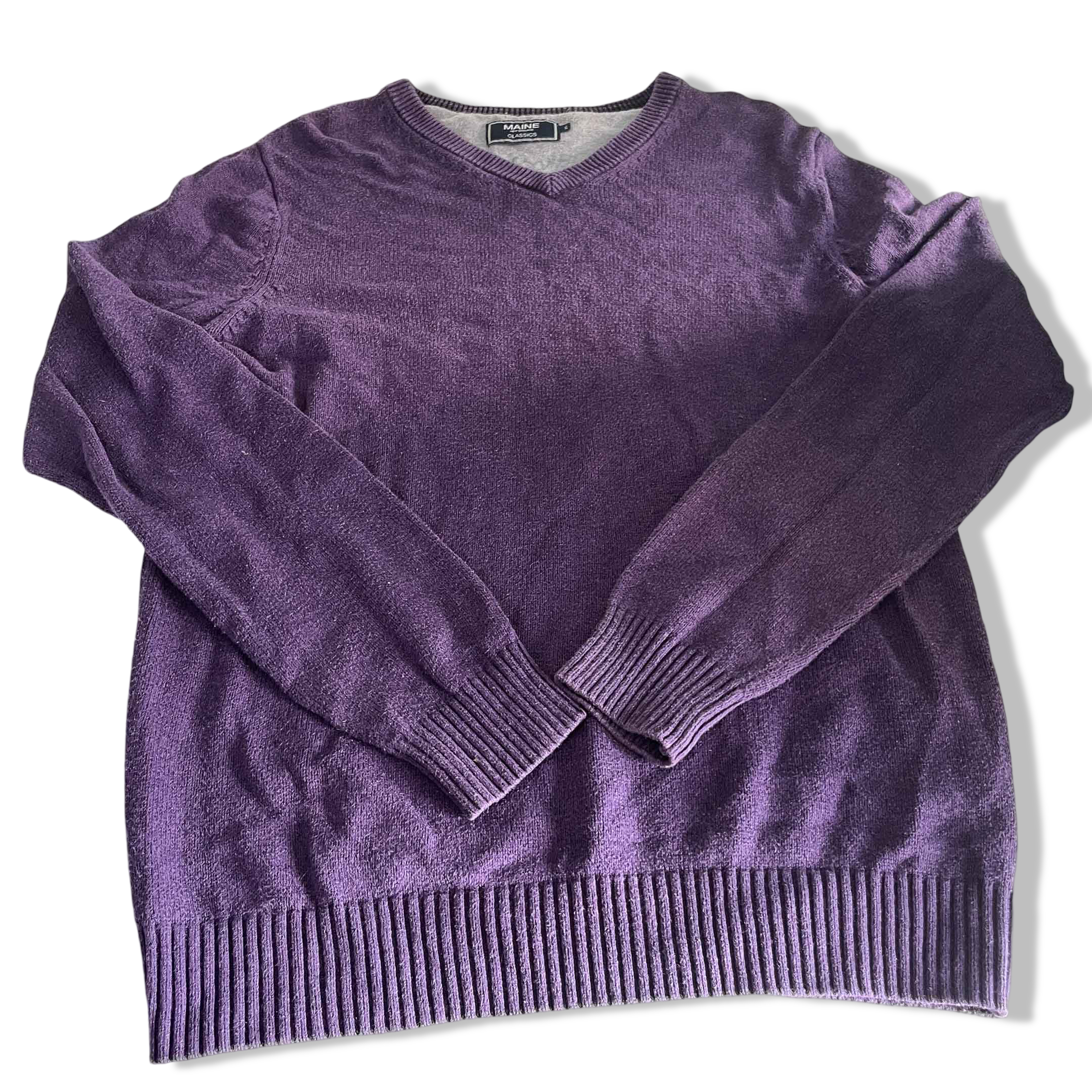 Vintage men Maine classic purple V-neck sweatshirt in L|SKU 6381