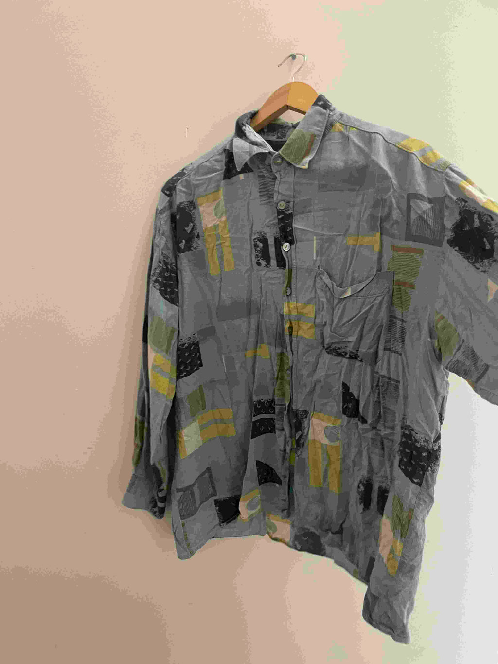 Vintage Alpenland mens grey abstract festive print large shirt