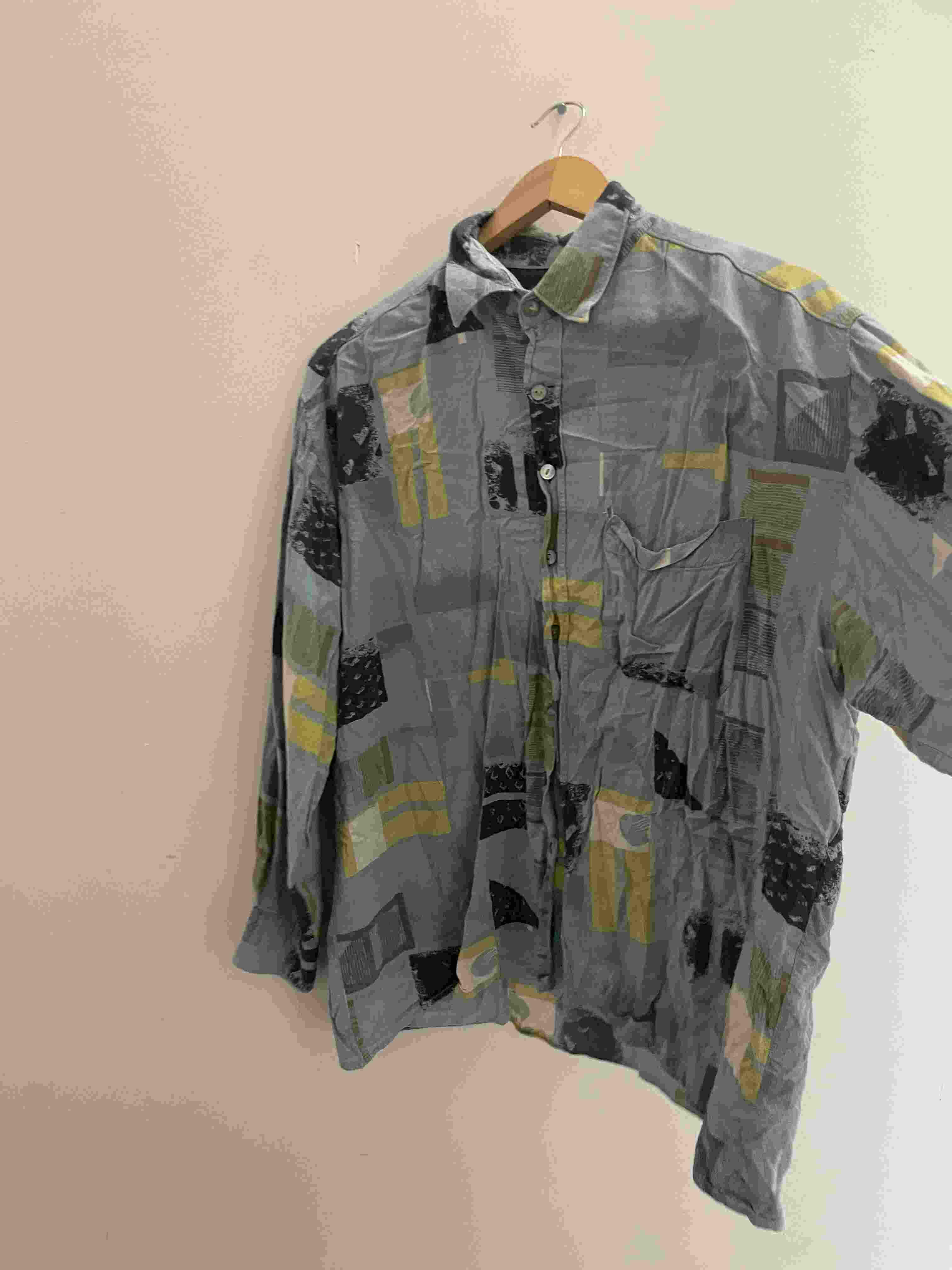 Vintage Alpenland mens grey abstract festive print large shirt