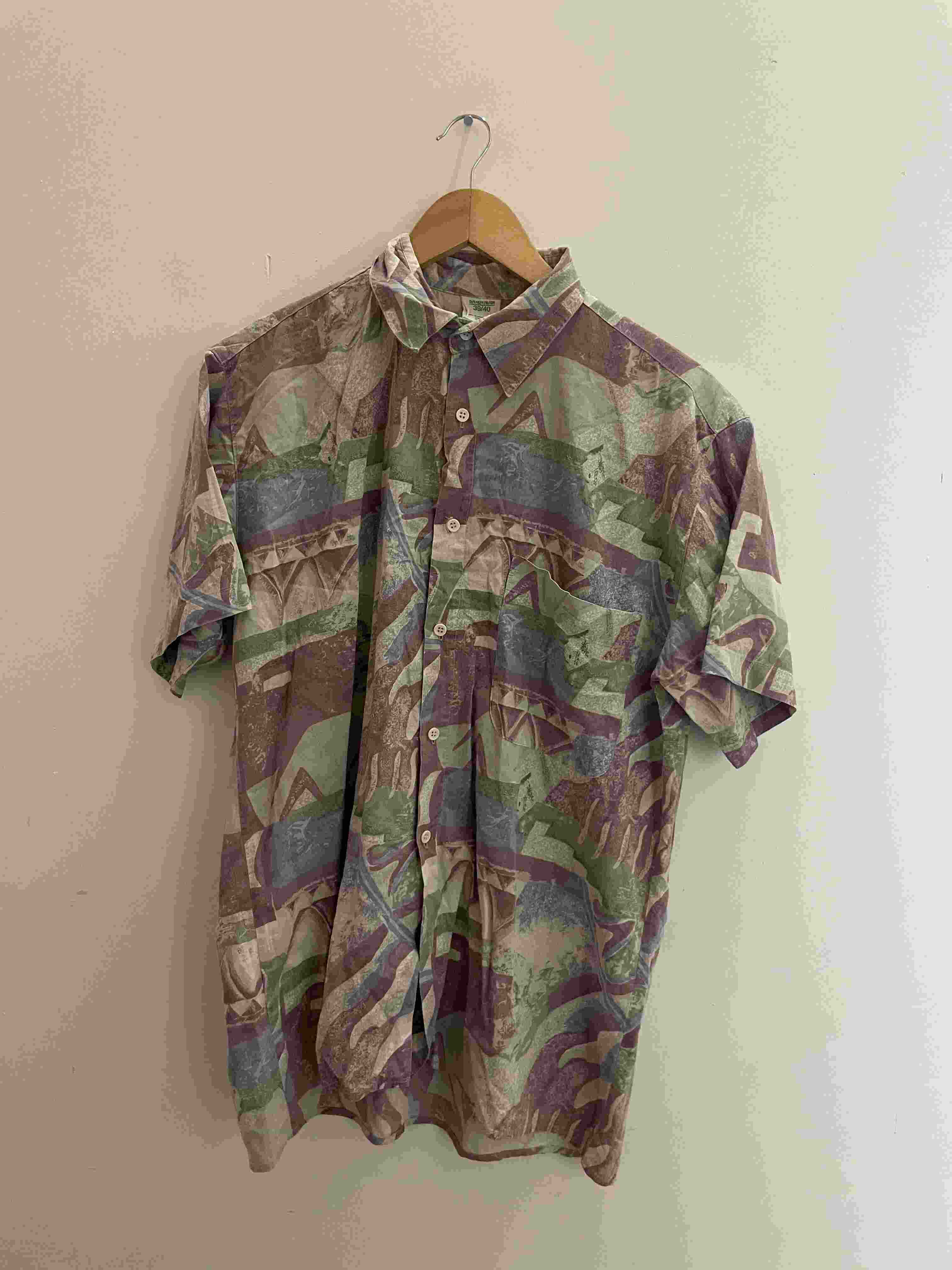Vintage multi abstract festive pattern mens shirt size M