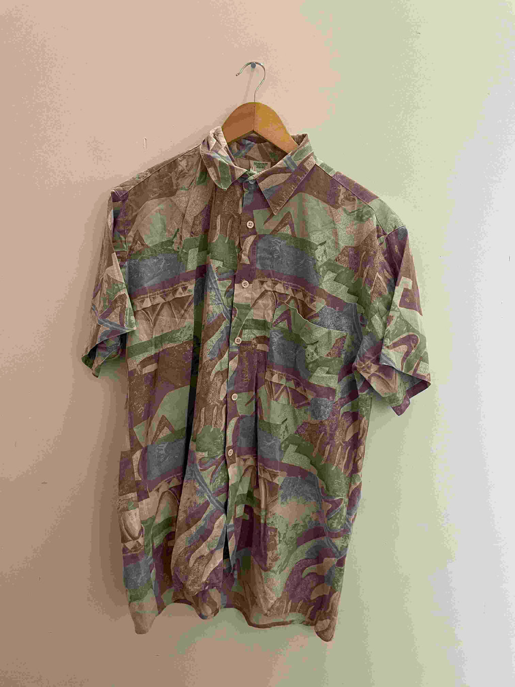 Vintage multi abstract festive pattern mens shirt size M