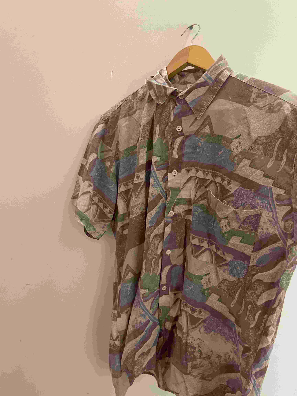 Vintage multi abstract festive pattern mens shirt size M