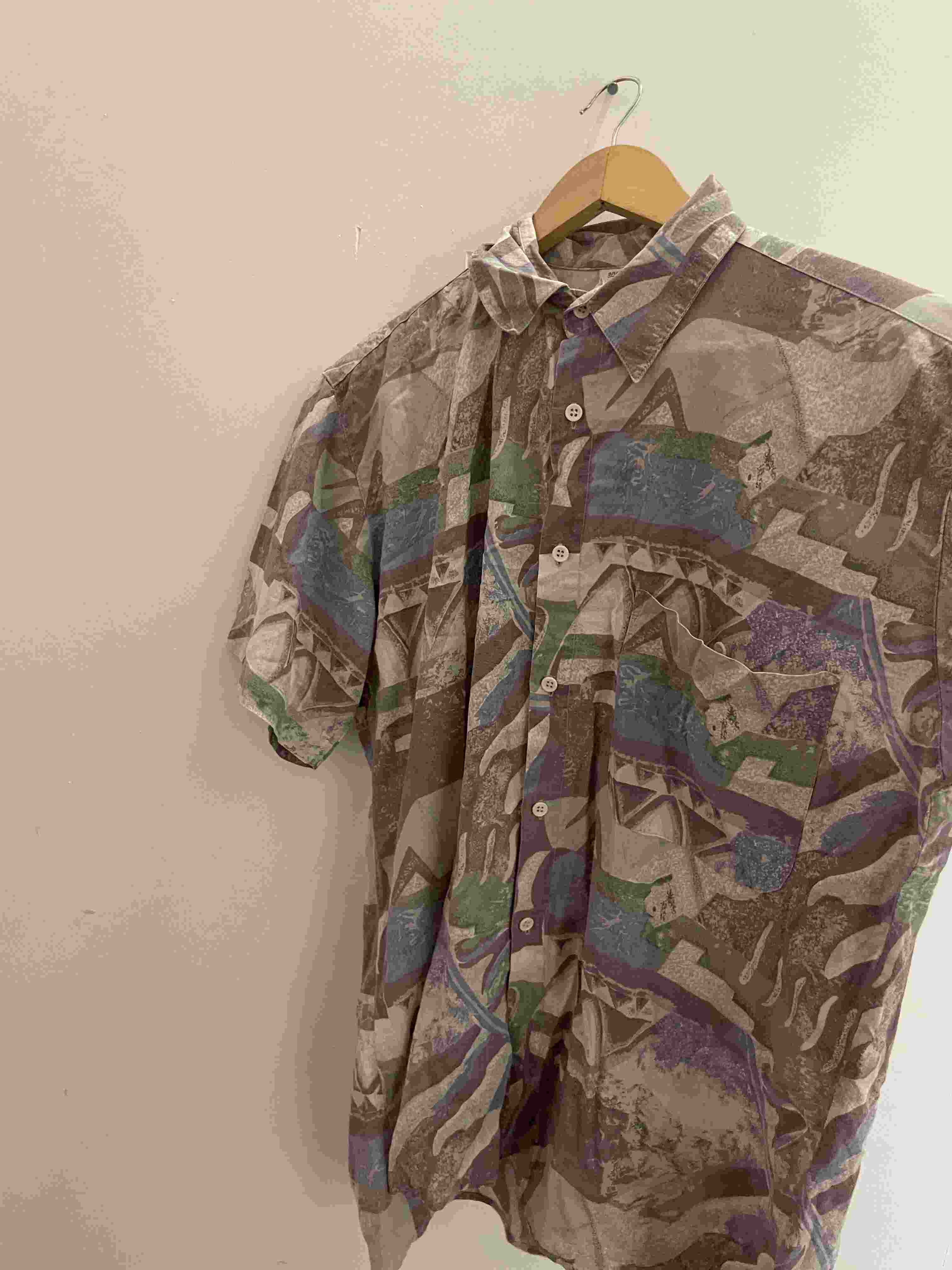 Vintage multi abstract festive pattern mens shirt size M