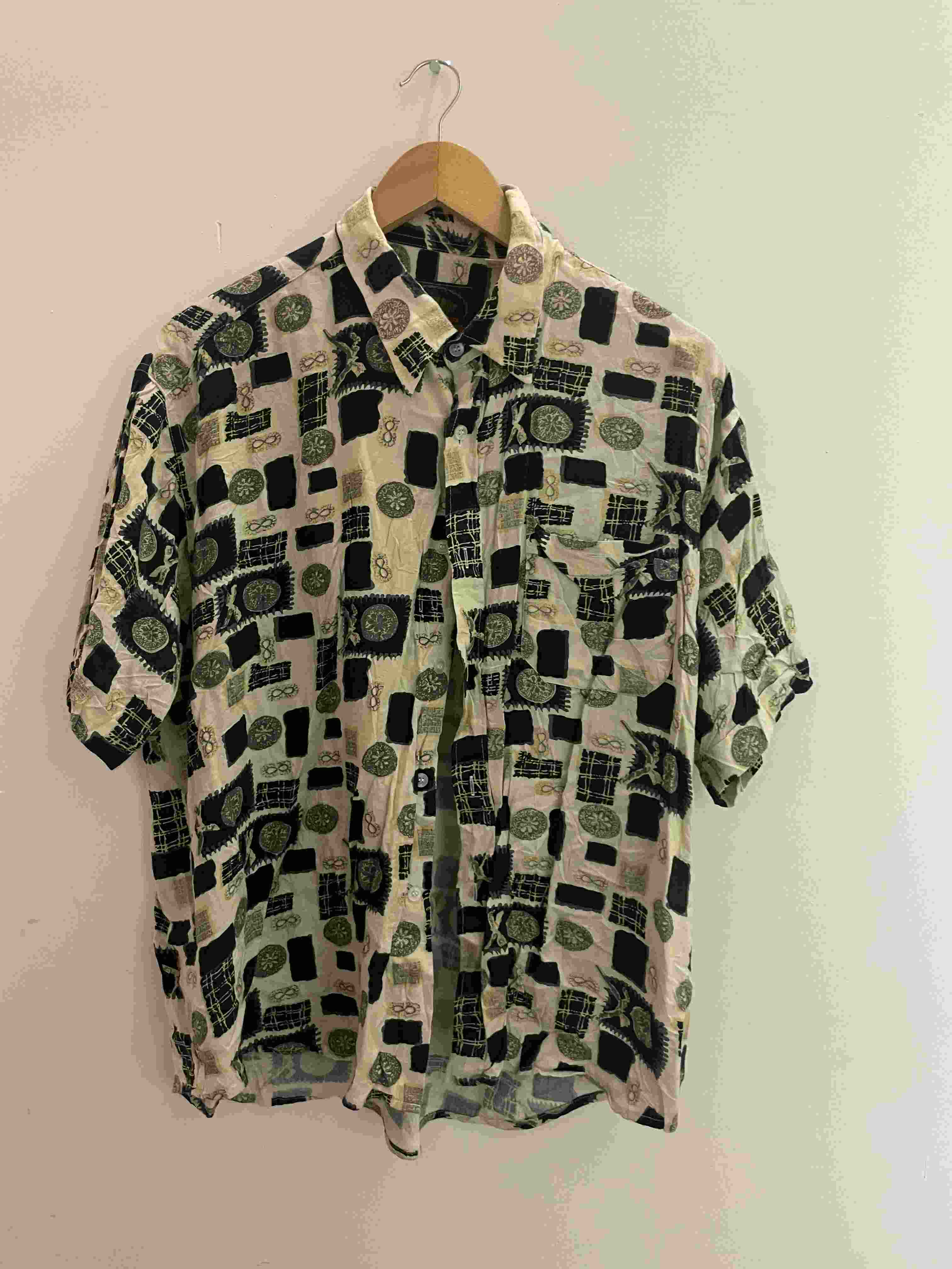 Vintage funny boy cream and black abstract pattern shirt size M
