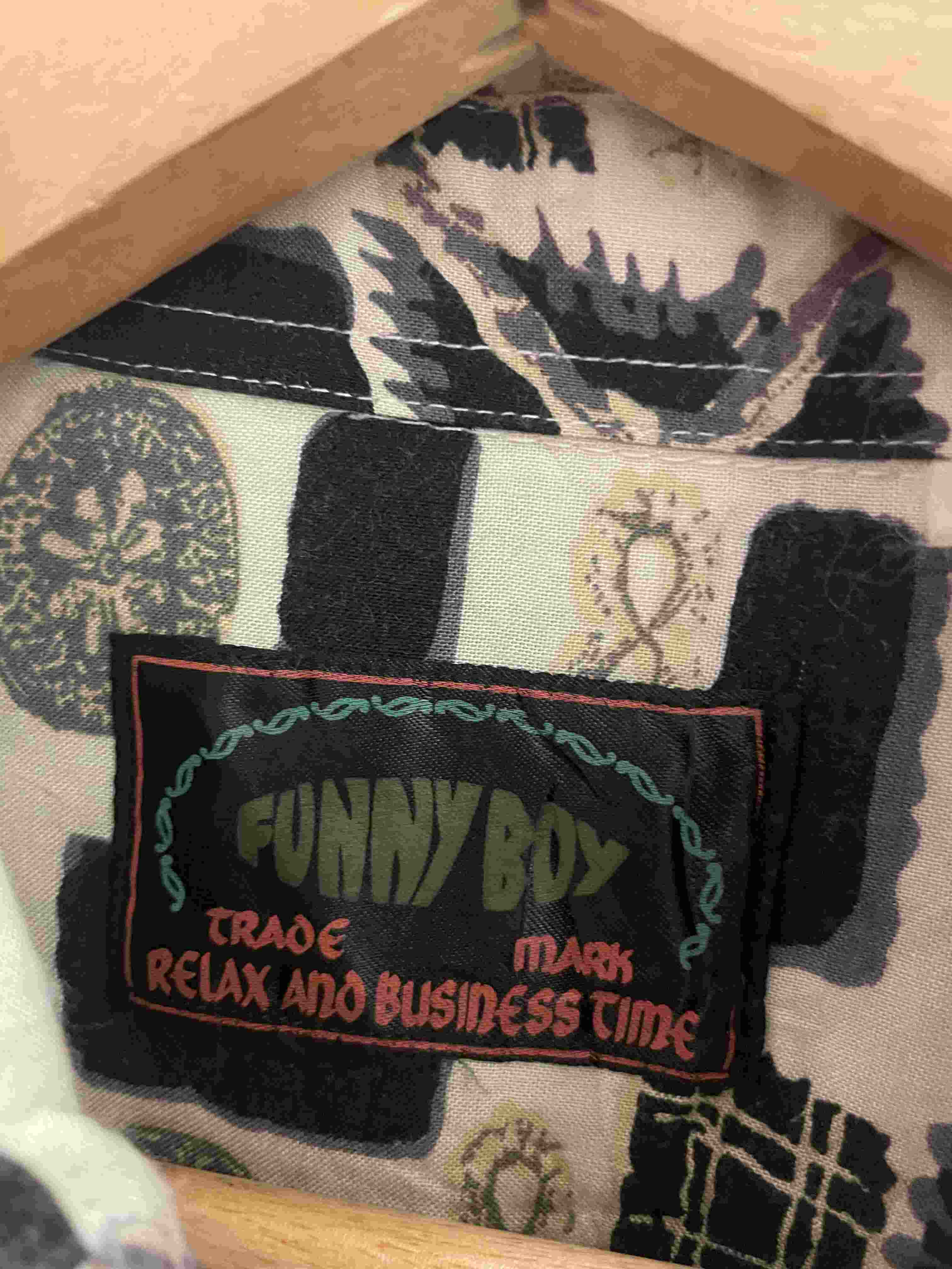 Vintage funny boy cream and black abstract pattern shirt size M